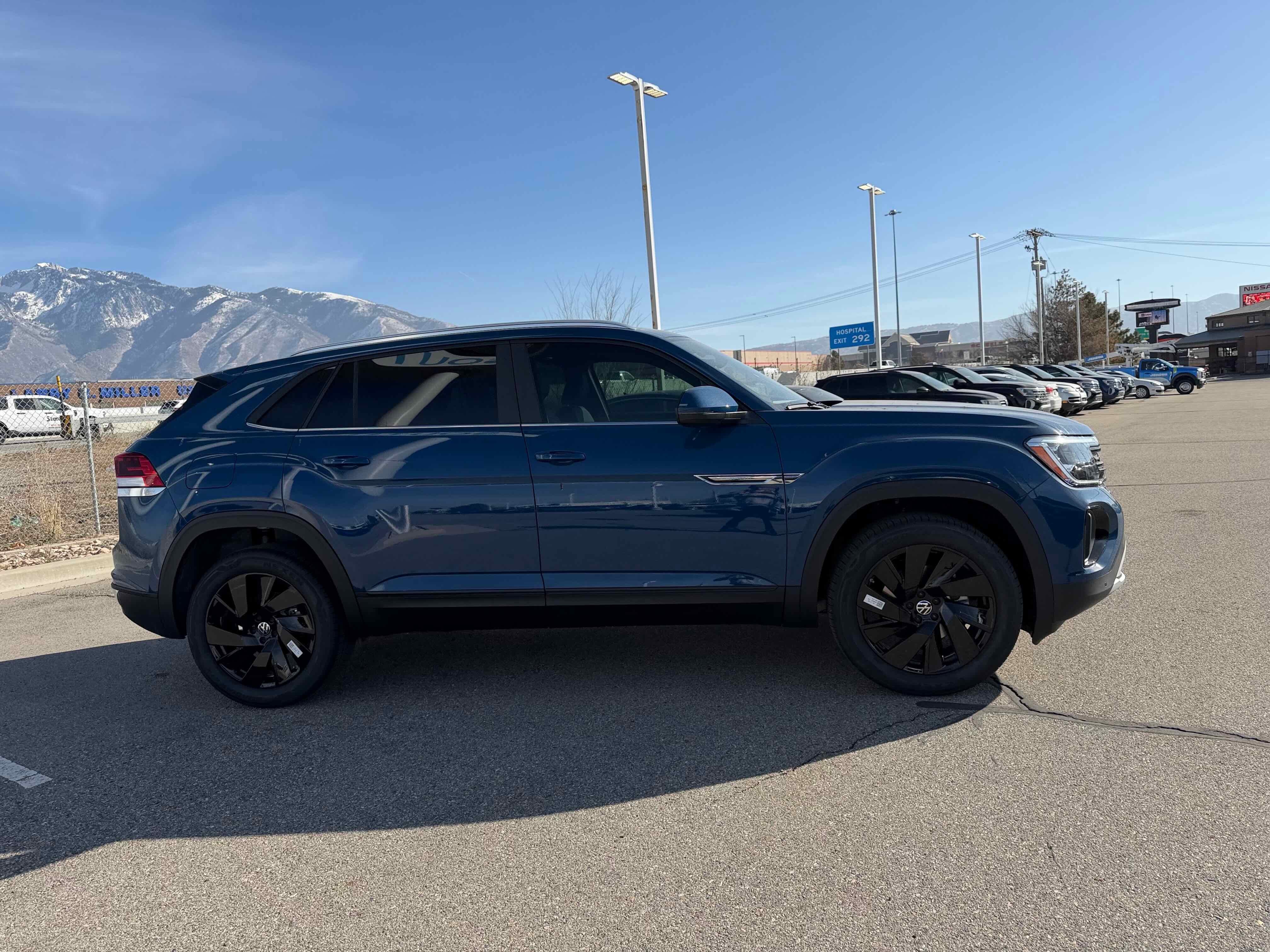 2026 Volkswagen Atlas Cross Sport 2.0T SE w/Technology