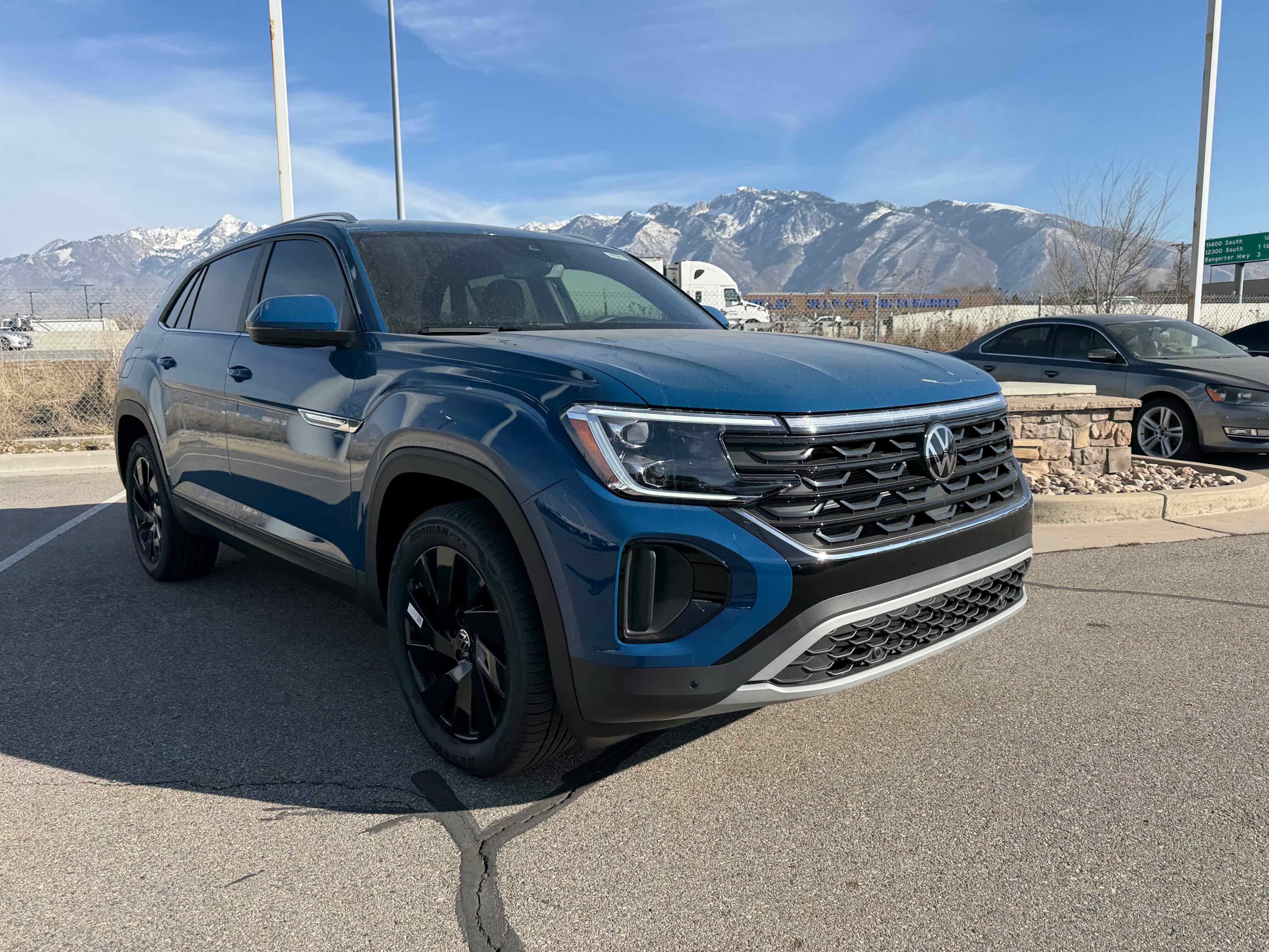 2026 Volkswagen Atlas Cross Sport 2.0T SE w/Technology