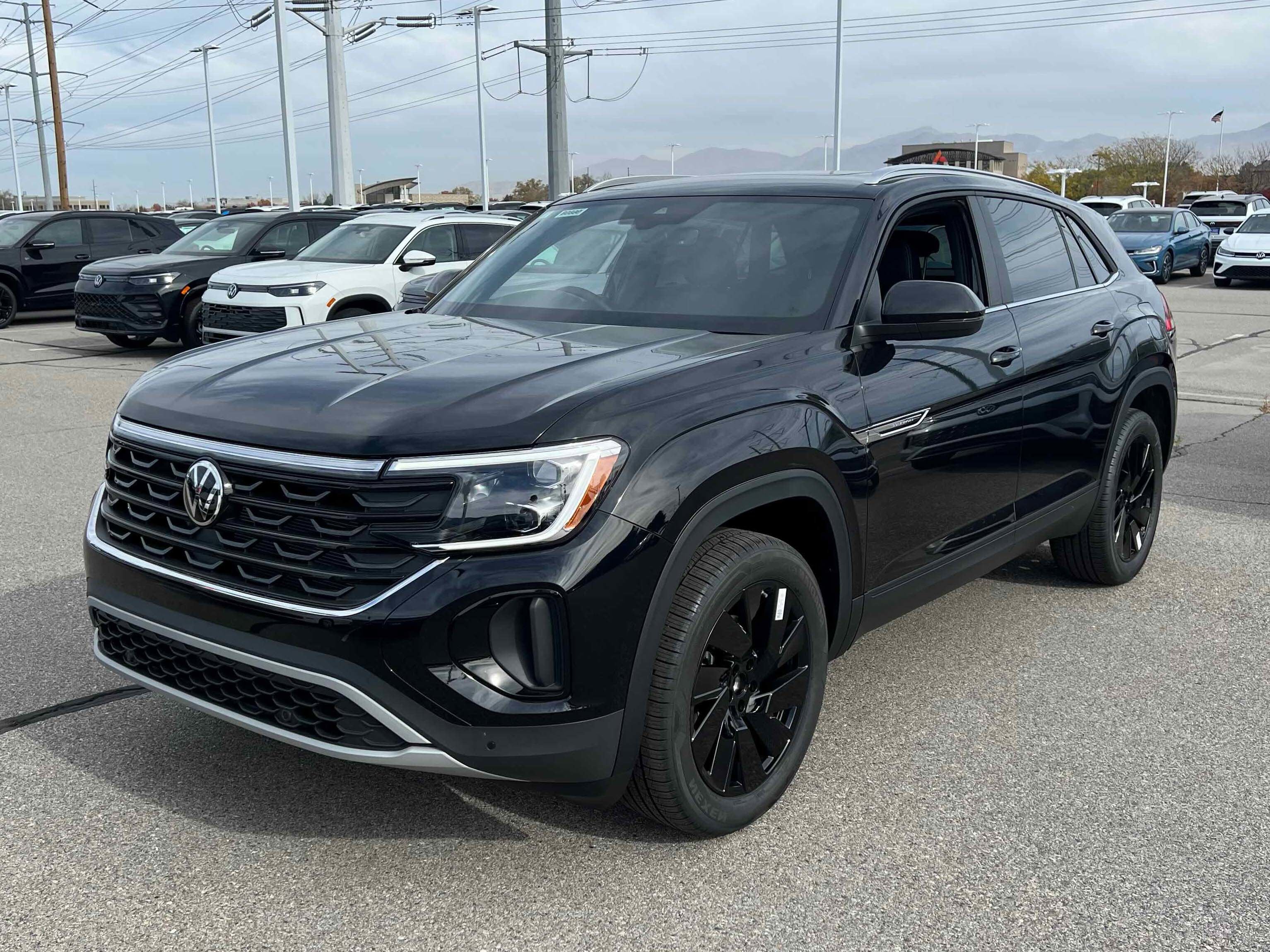 2026 Volkswagen Atlas Cross Sport 2.0T SE w/Technology