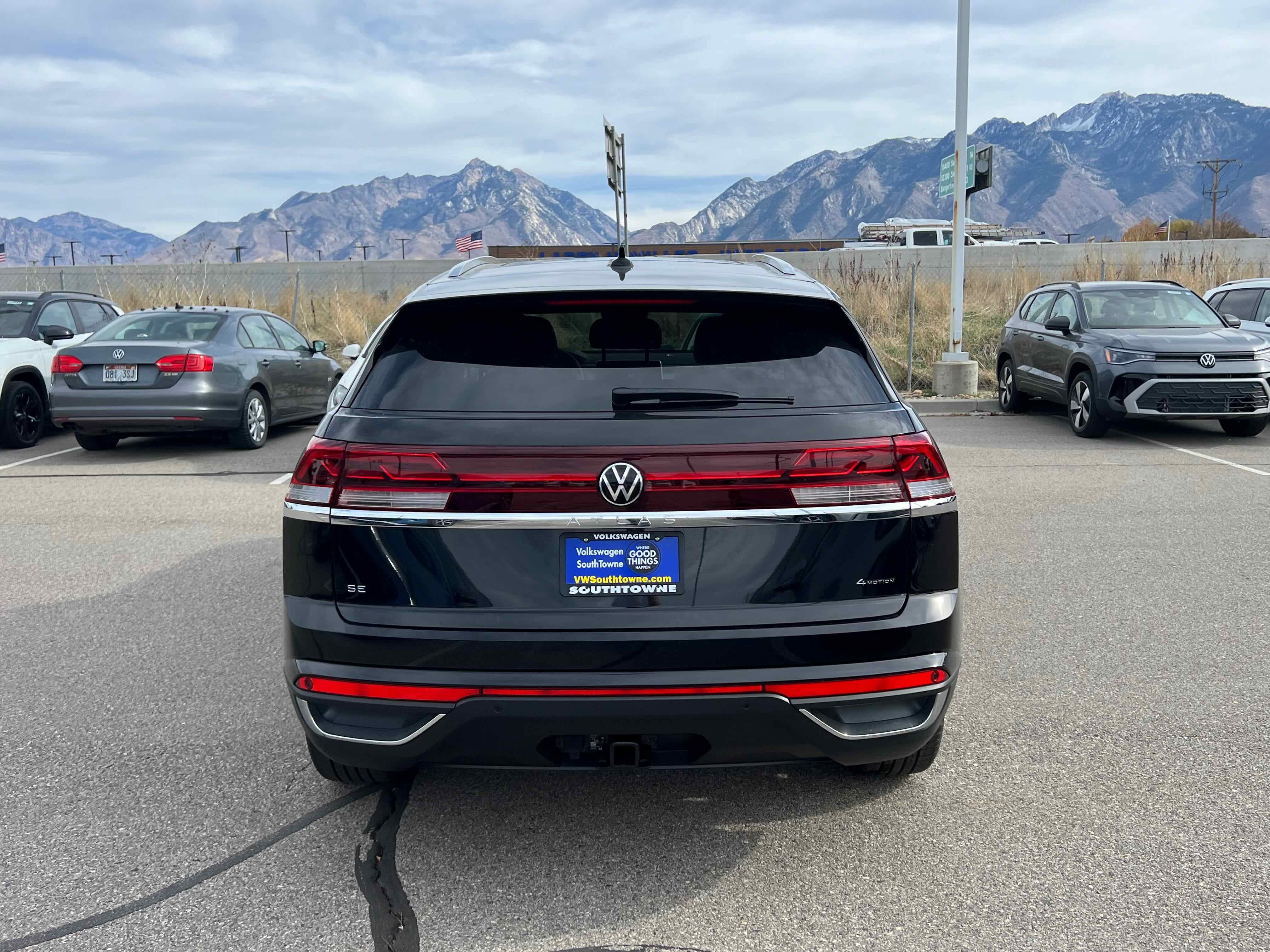 2026 Volkswagen Atlas Cross Sport 2.0T SE w/Technology
