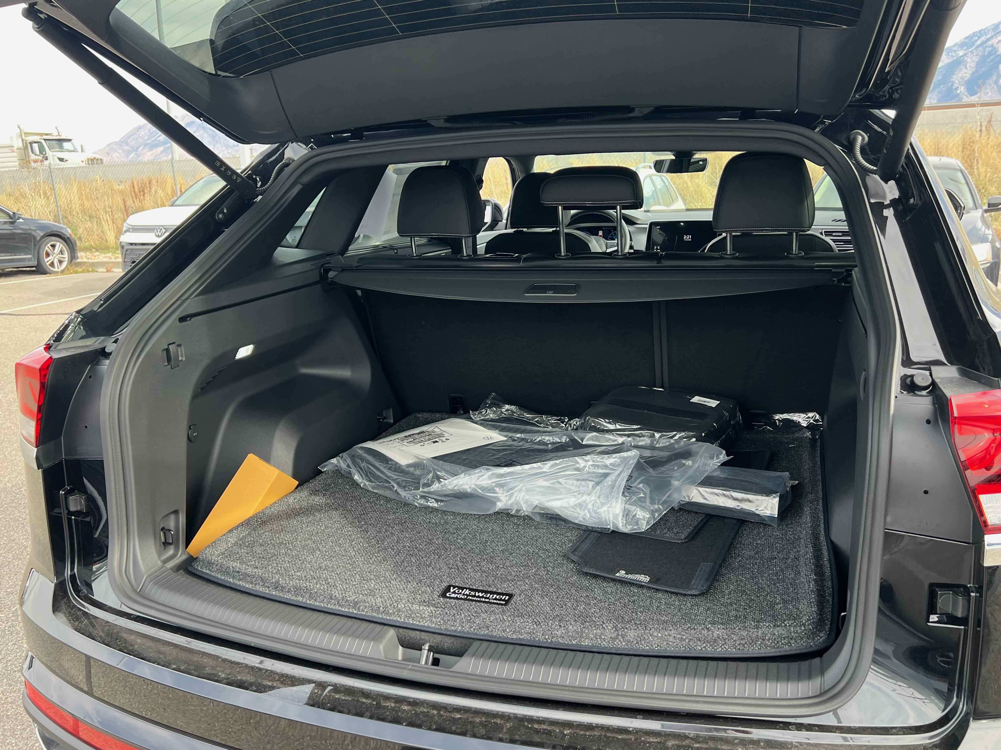 2026 Volkswagen Atlas Cross Sport 2.0T SE w/Technology