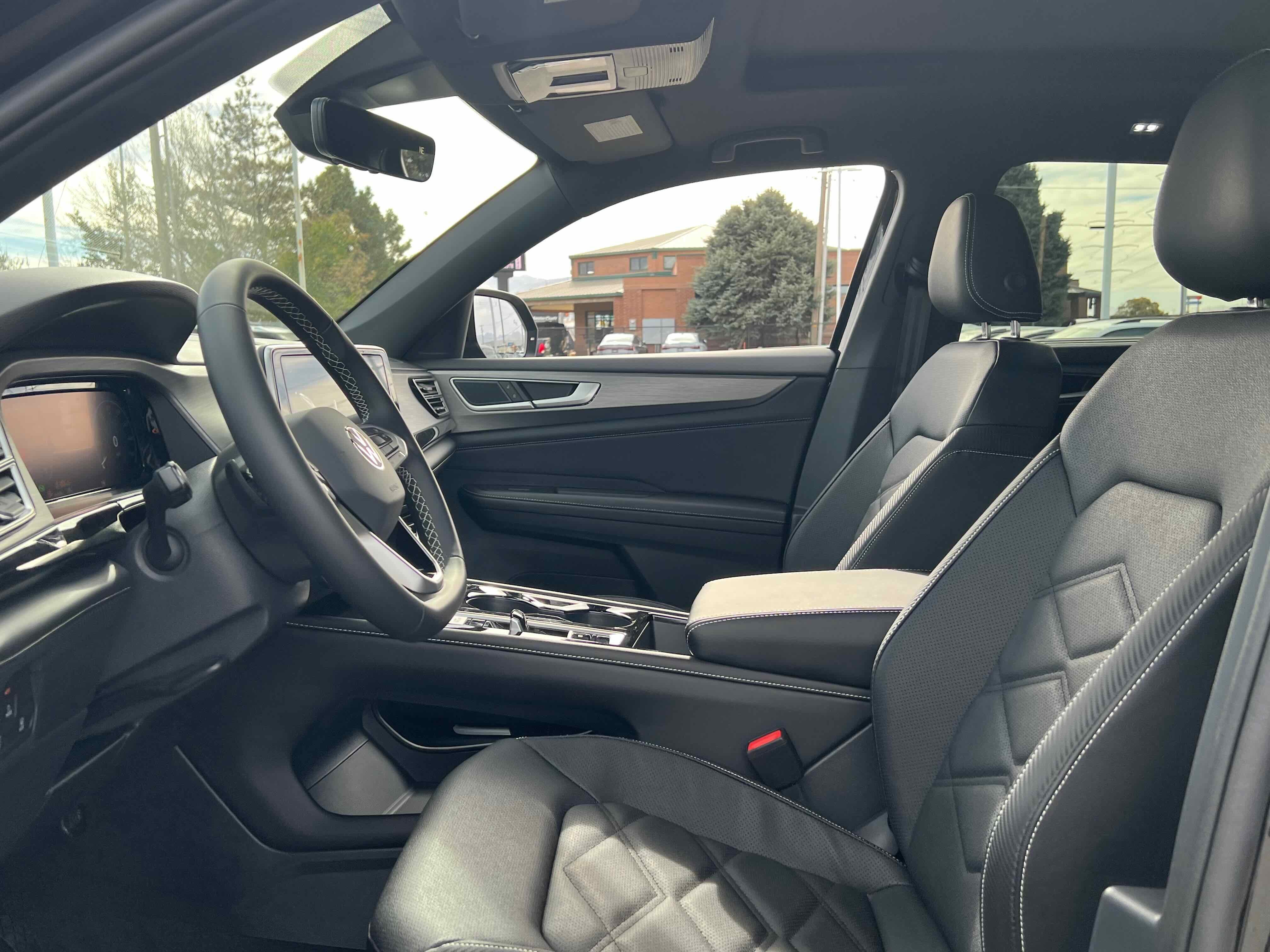 2026 Volkswagen Atlas Cross Sport 2.0T SE w/Technology