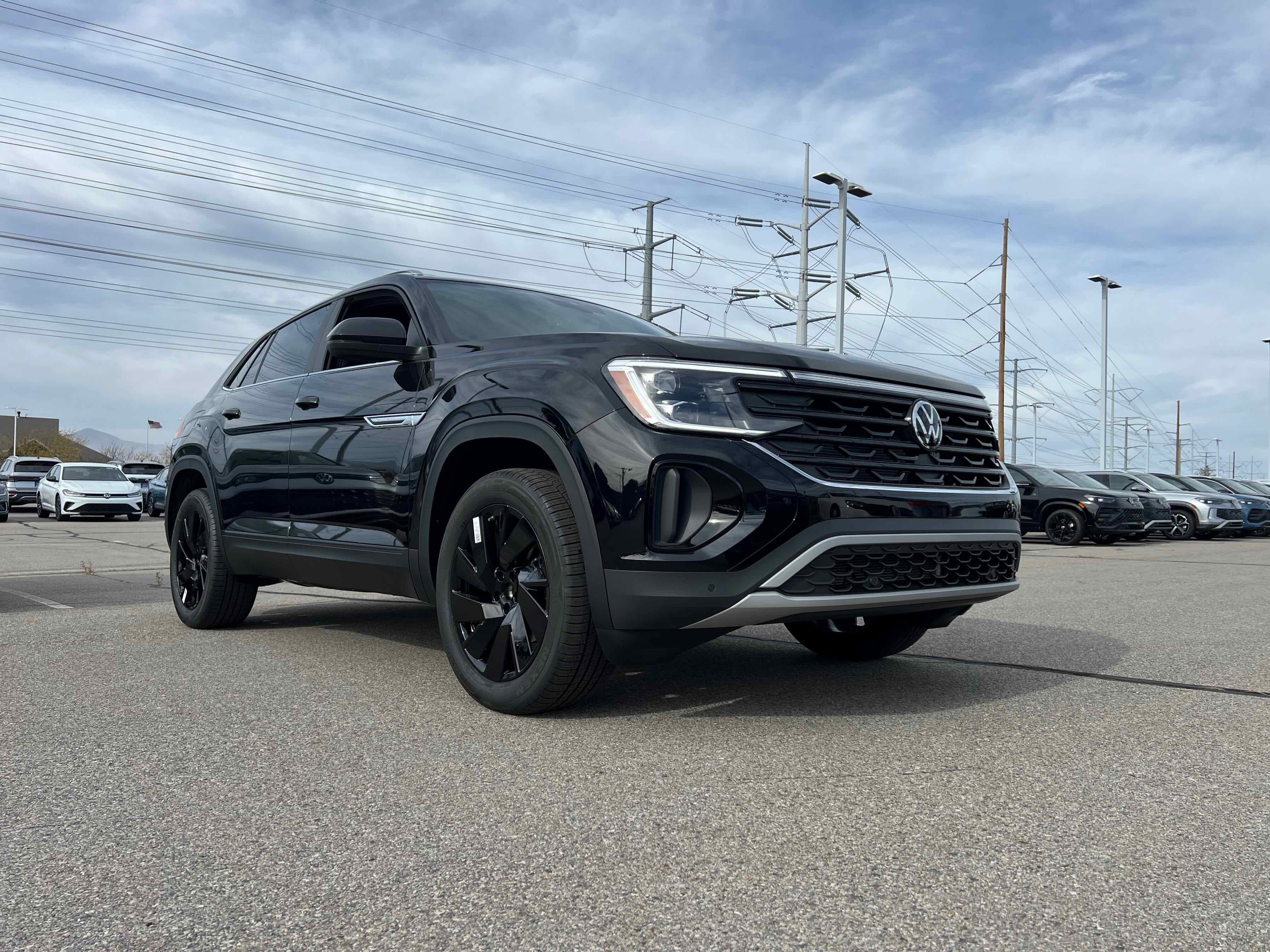 2026 Volkswagen Atlas Cross Sport 2.0T SE w/Technology