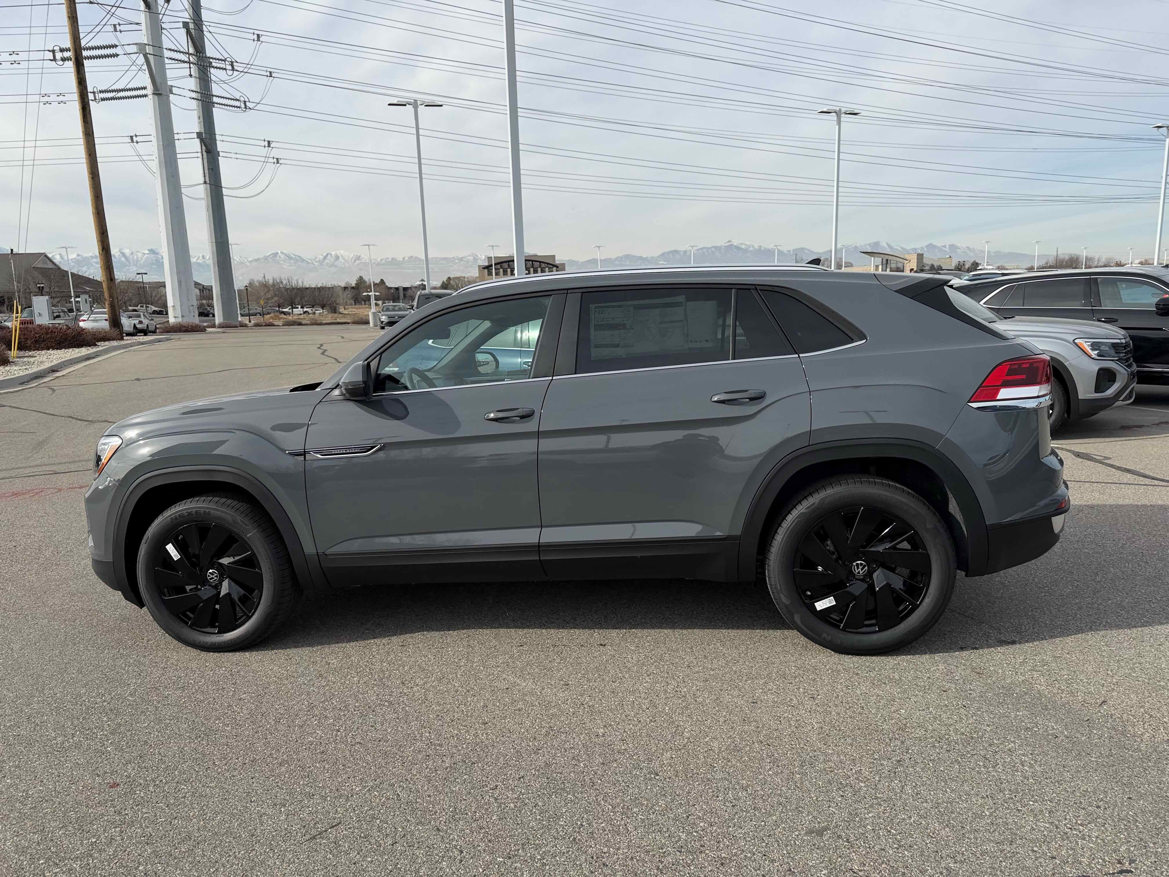 2026 Volkswagen Atlas Cross Sport 2.0T SE w/Technology