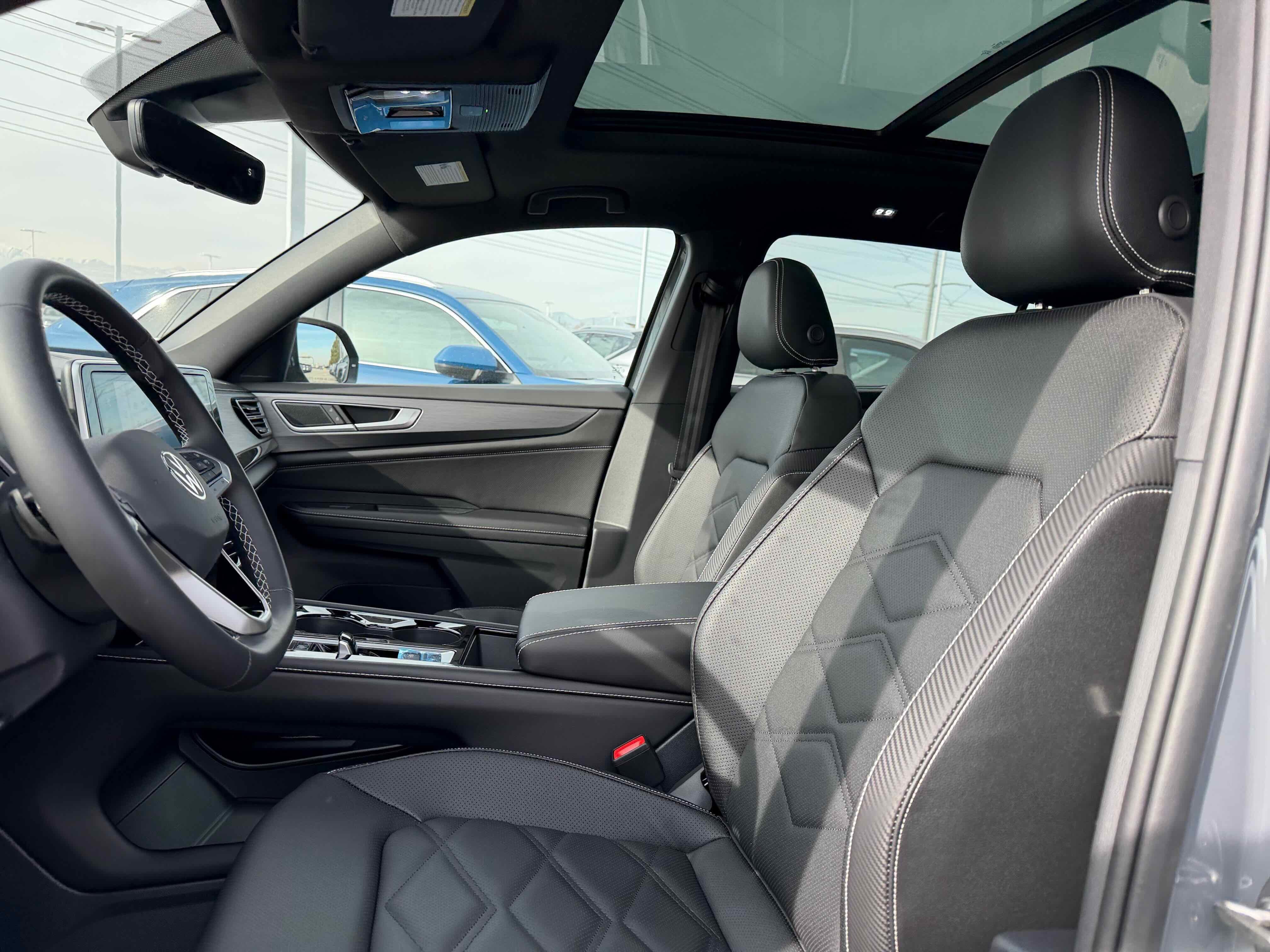 2026 Volkswagen Atlas Cross Sport 2.0T SE w/Technology