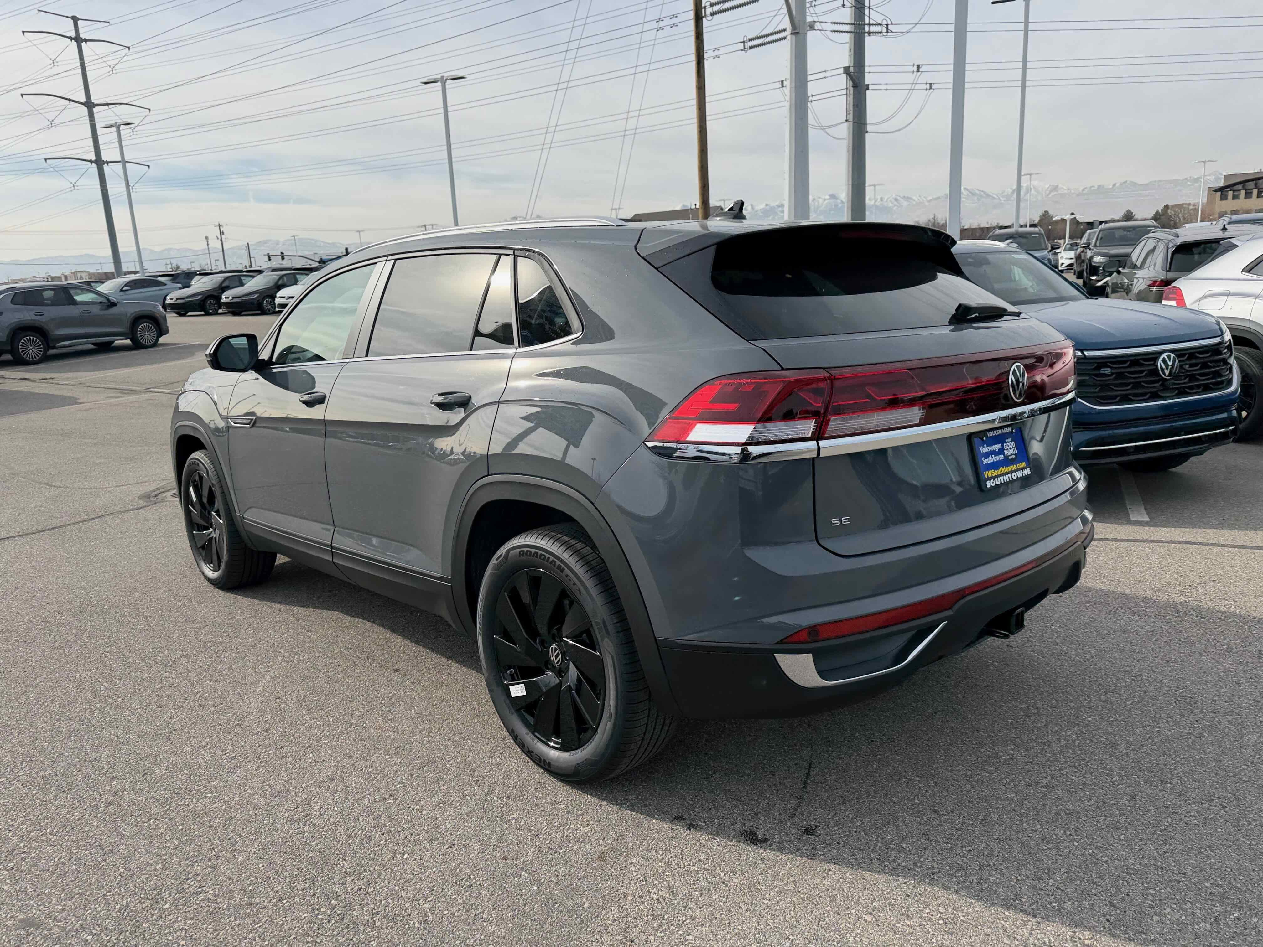 2026 Volkswagen Atlas Cross Sport 2.0T SE w/Technology