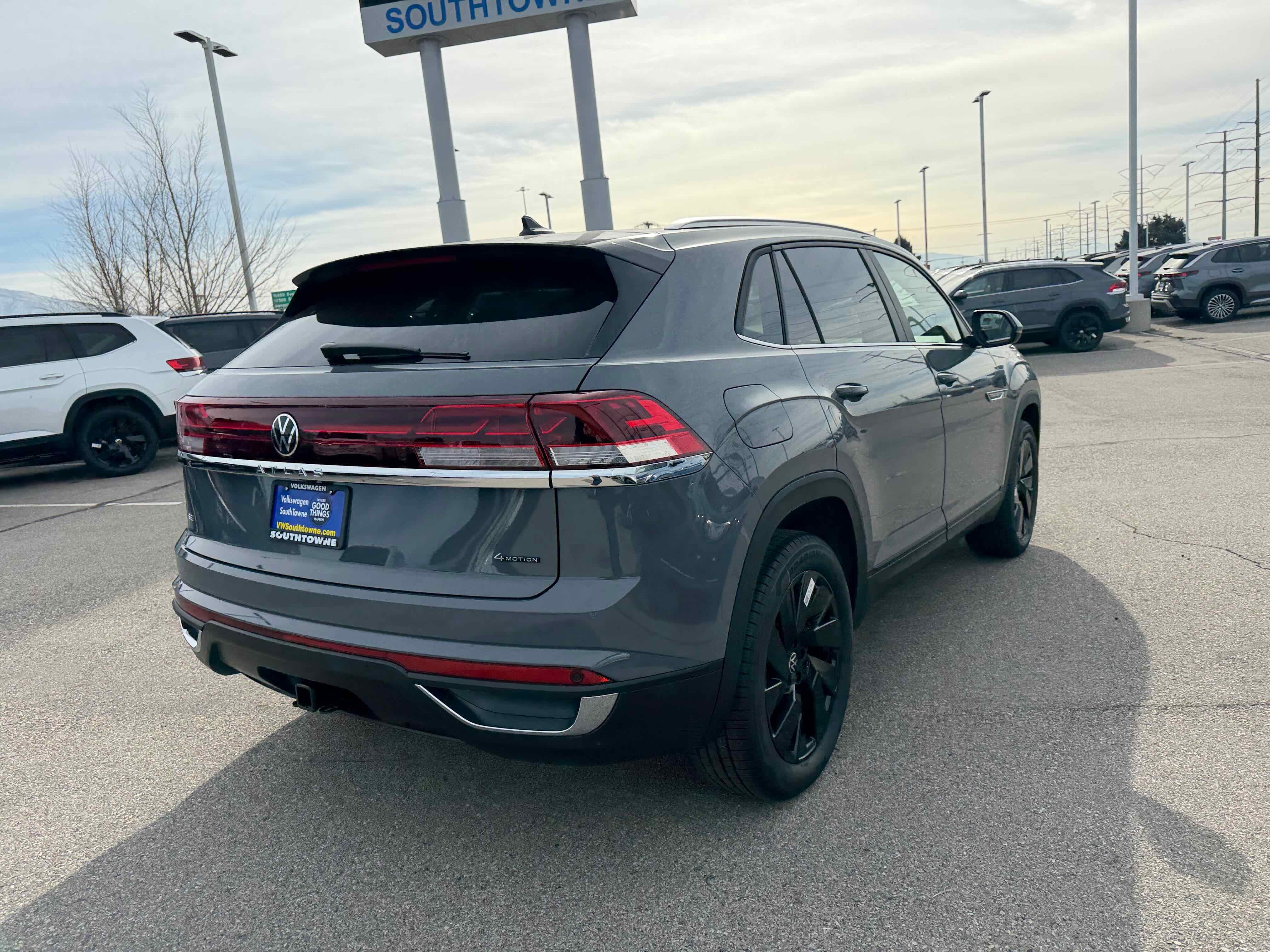 2026 Volkswagen Atlas Cross Sport 2.0T SE w/Technology