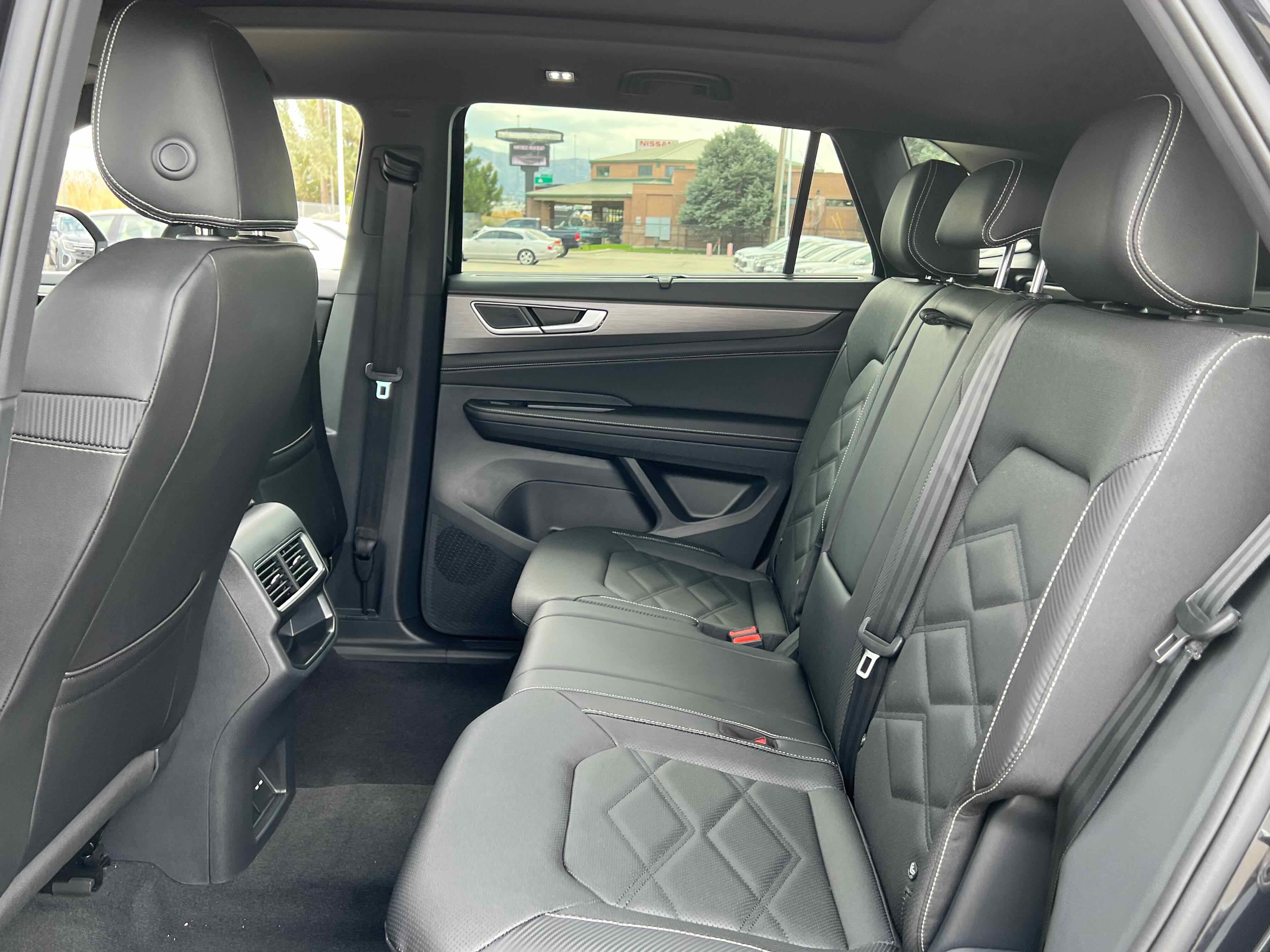 2026 Volkswagen Atlas Cross Sport 2.0T SE w/Technology