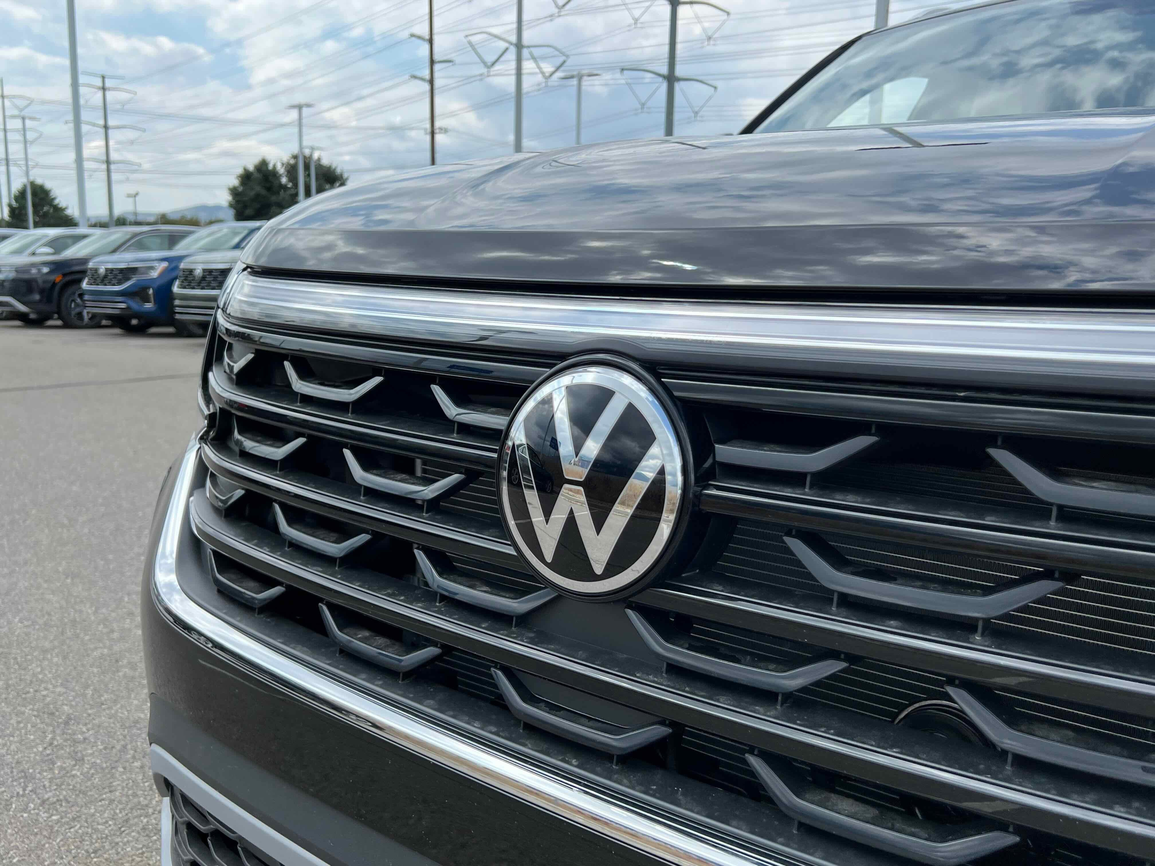 2026 Volkswagen Atlas Cross Sport 2.0T SE w/Technology