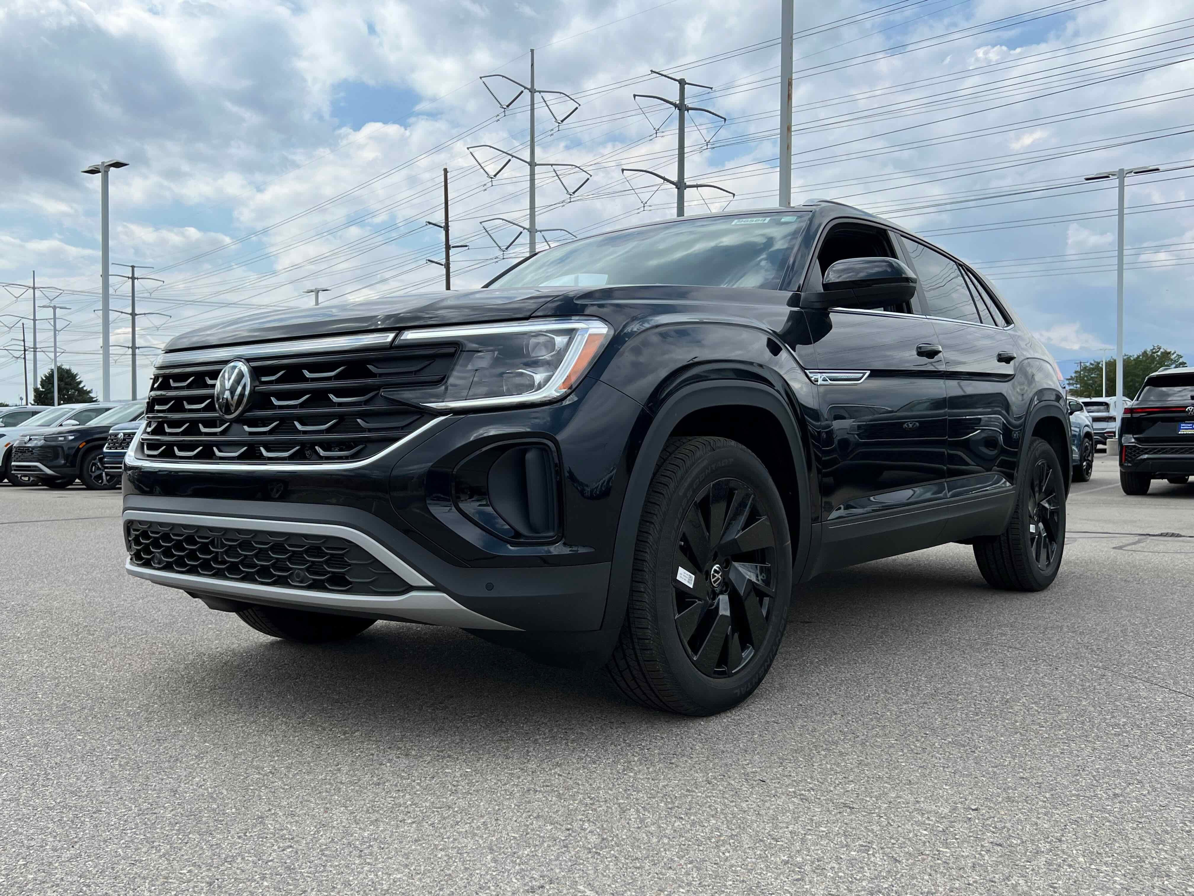 2026 Volkswagen Atlas Cross Sport 2.0T SE w/Technology