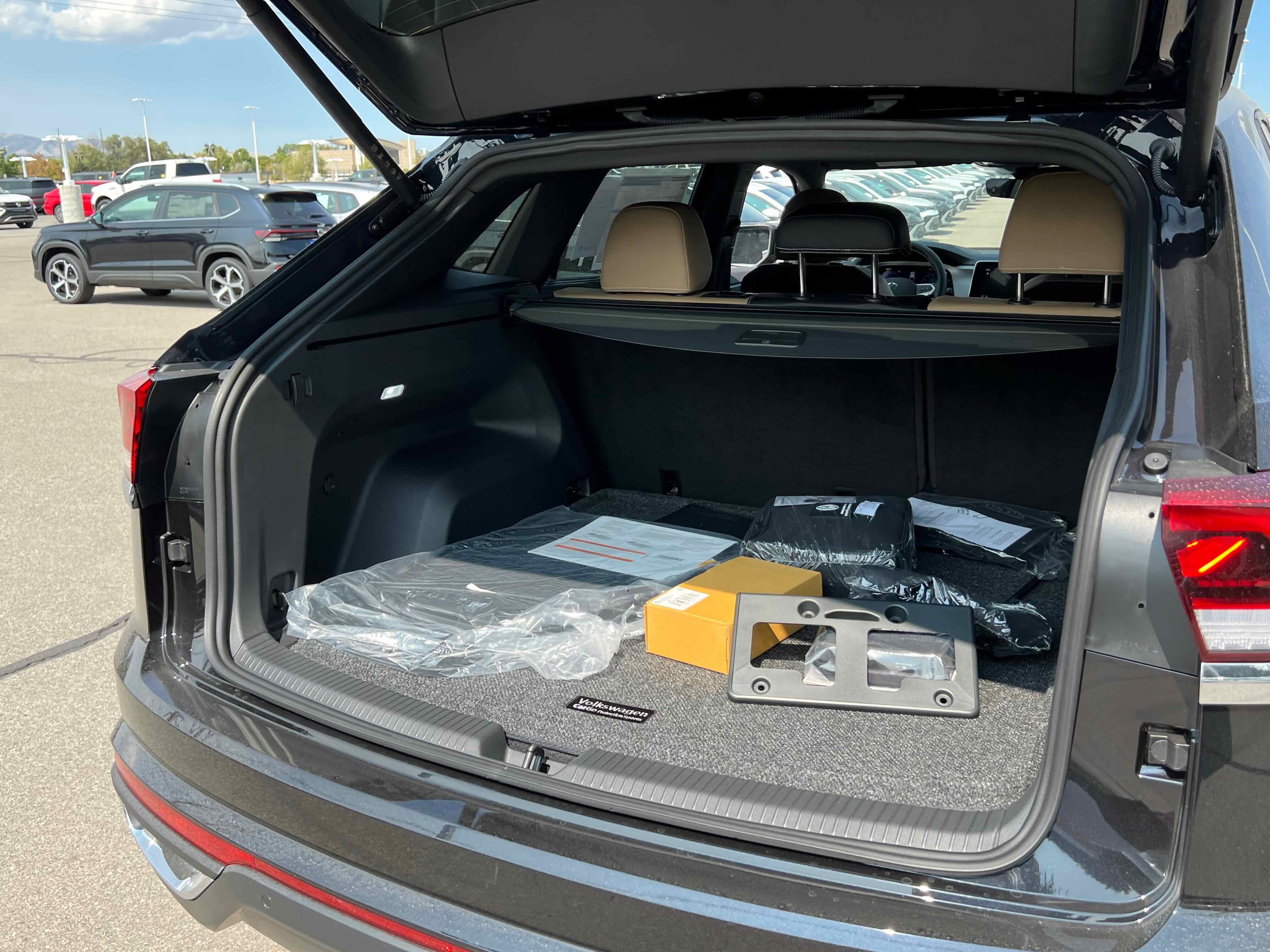 2026 Volkswagen Atlas Cross Sport 2.0T SE w/Technology