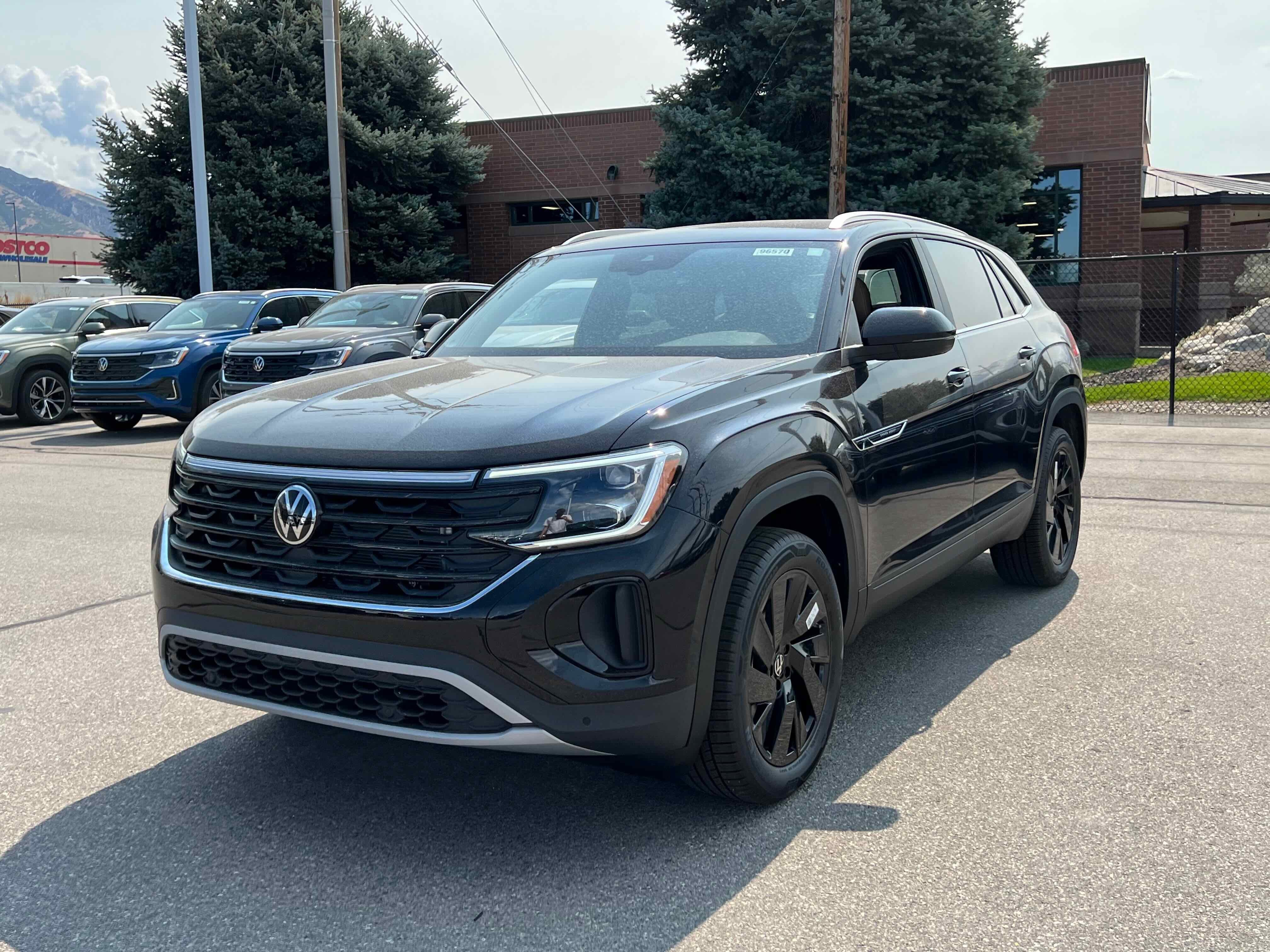 2026 Volkswagen Atlas Cross Sport 2.0T SE w/Technology