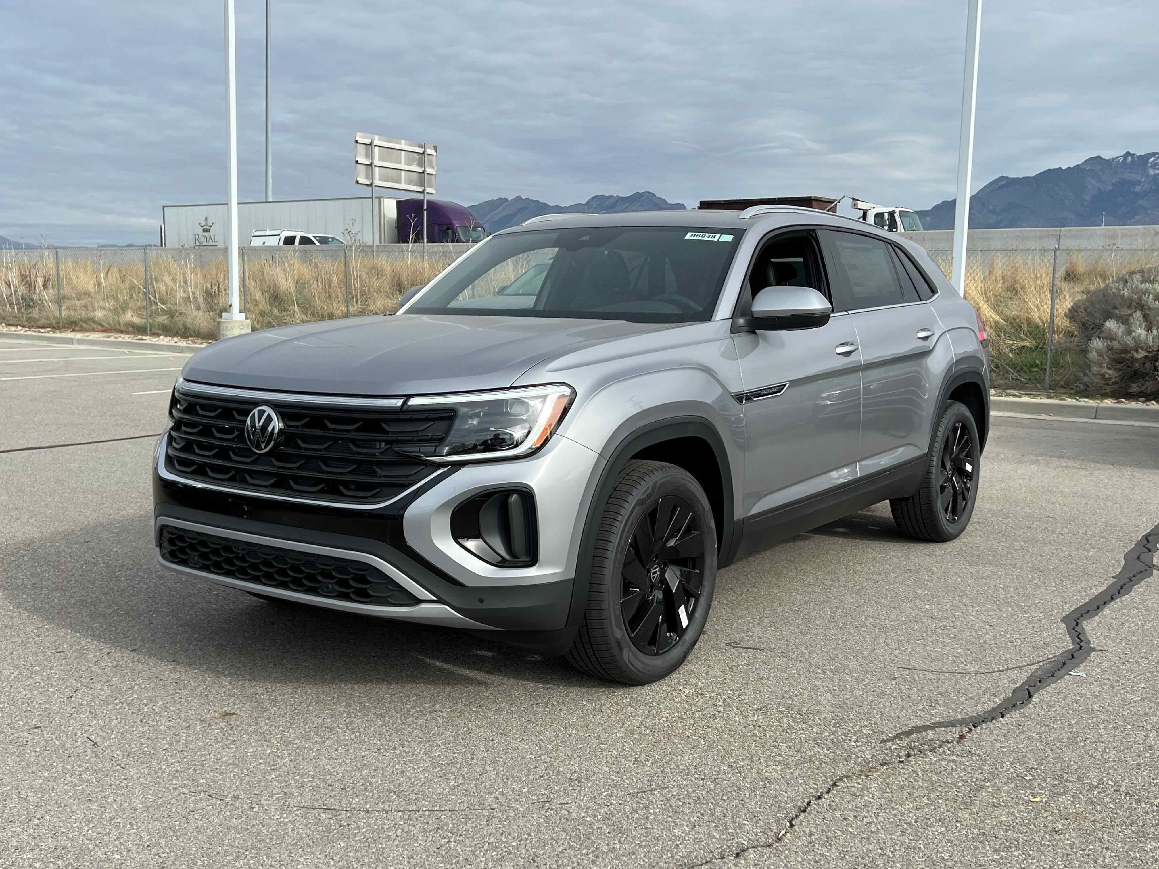 2026 Volkswagen Atlas Cross Sport 2.0T SE w/Technology