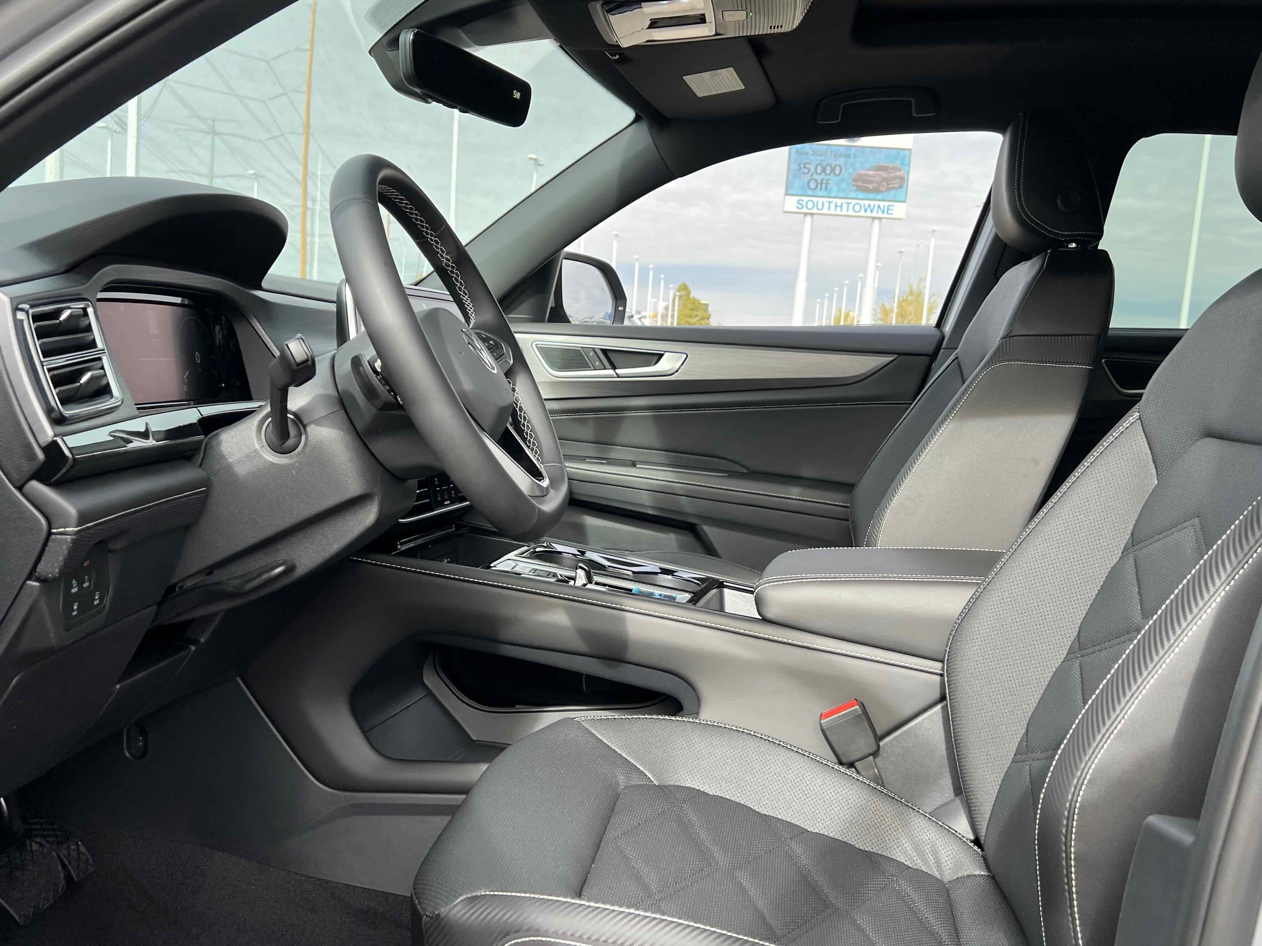 2026 Volkswagen Atlas Cross Sport 2.0T SE w/Technology