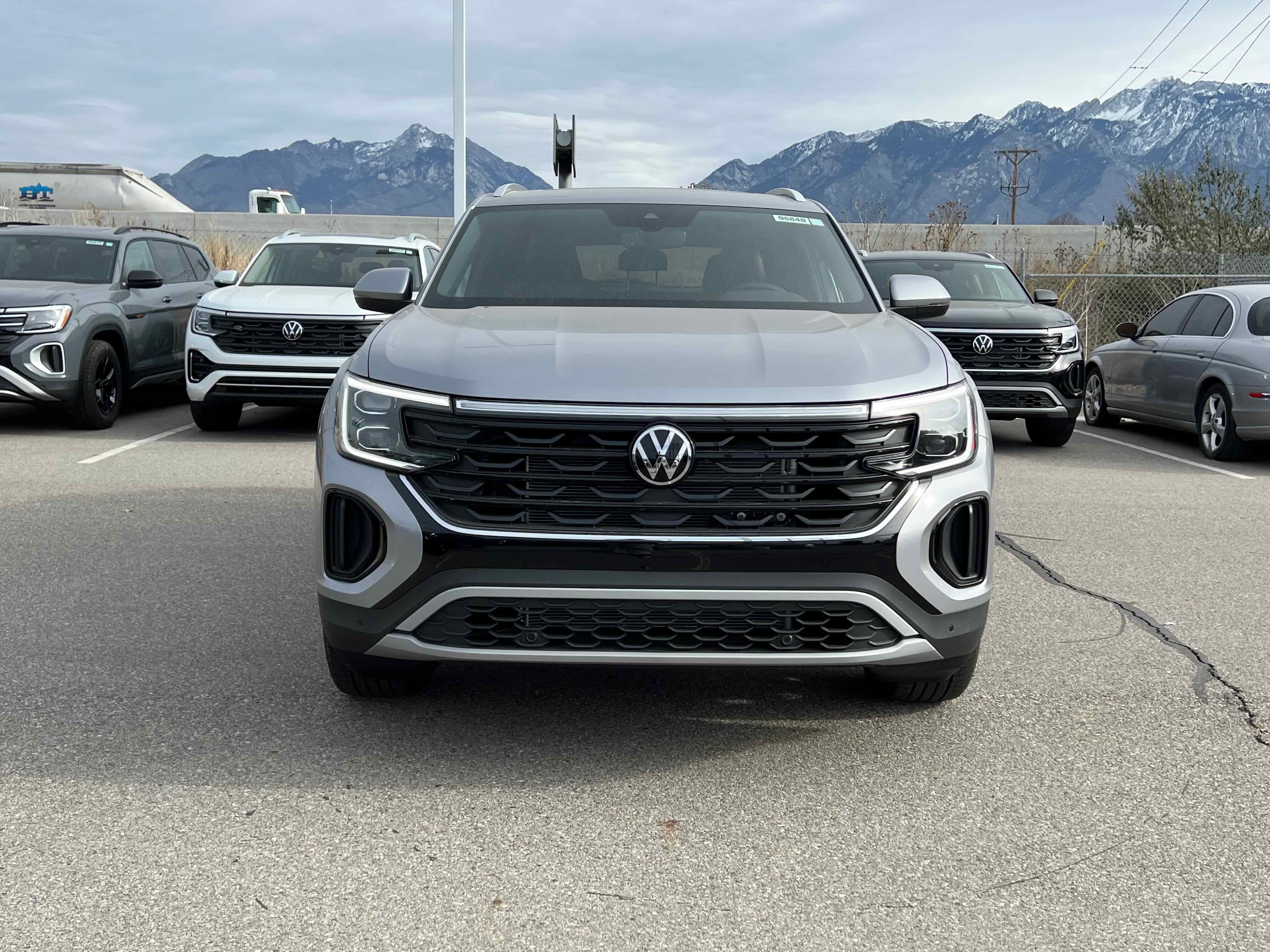 2026 Volkswagen Atlas Cross Sport 2.0T SE w/Technology