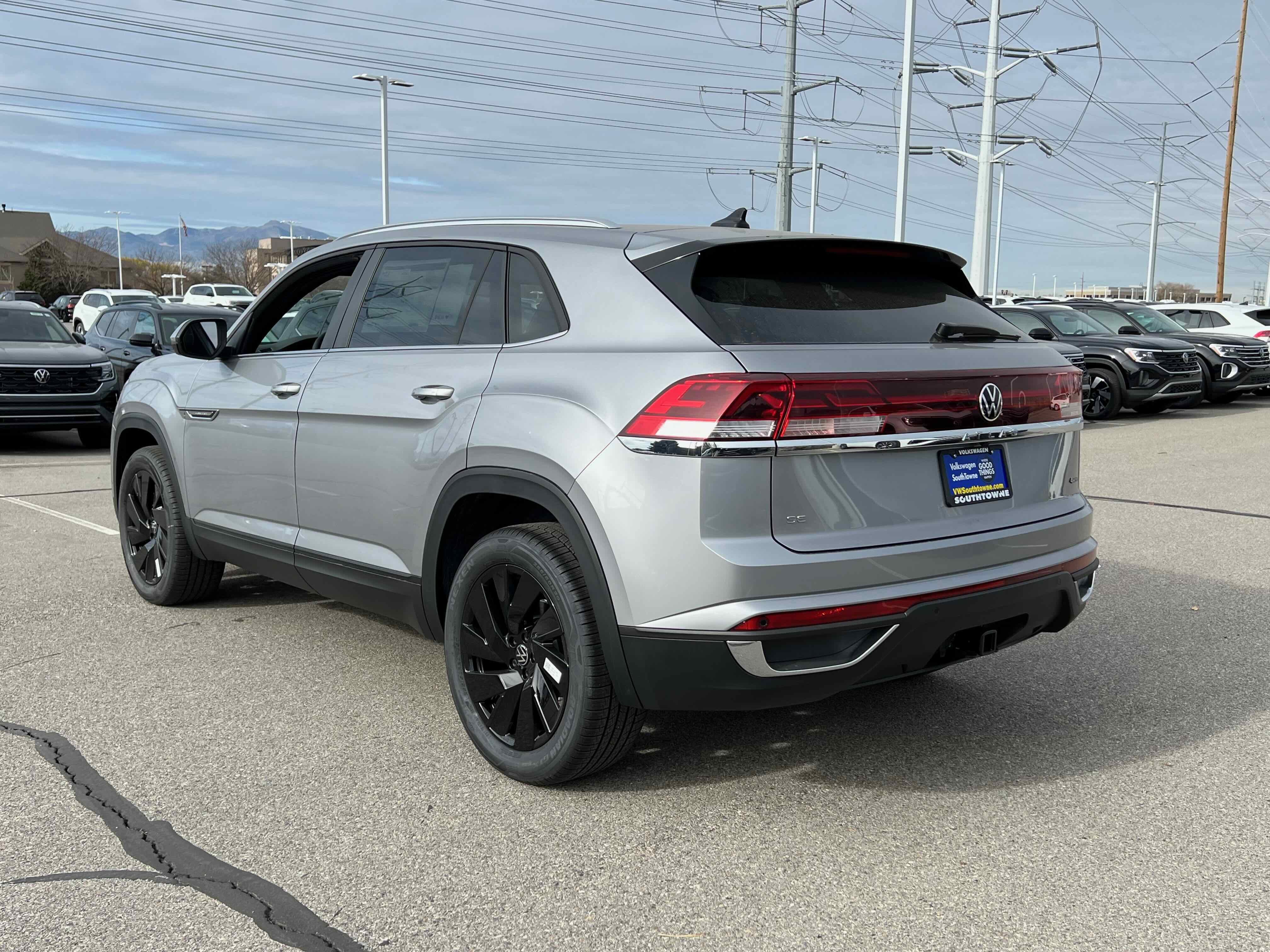 2026 Volkswagen Atlas Cross Sport 2.0T SE w/Technology