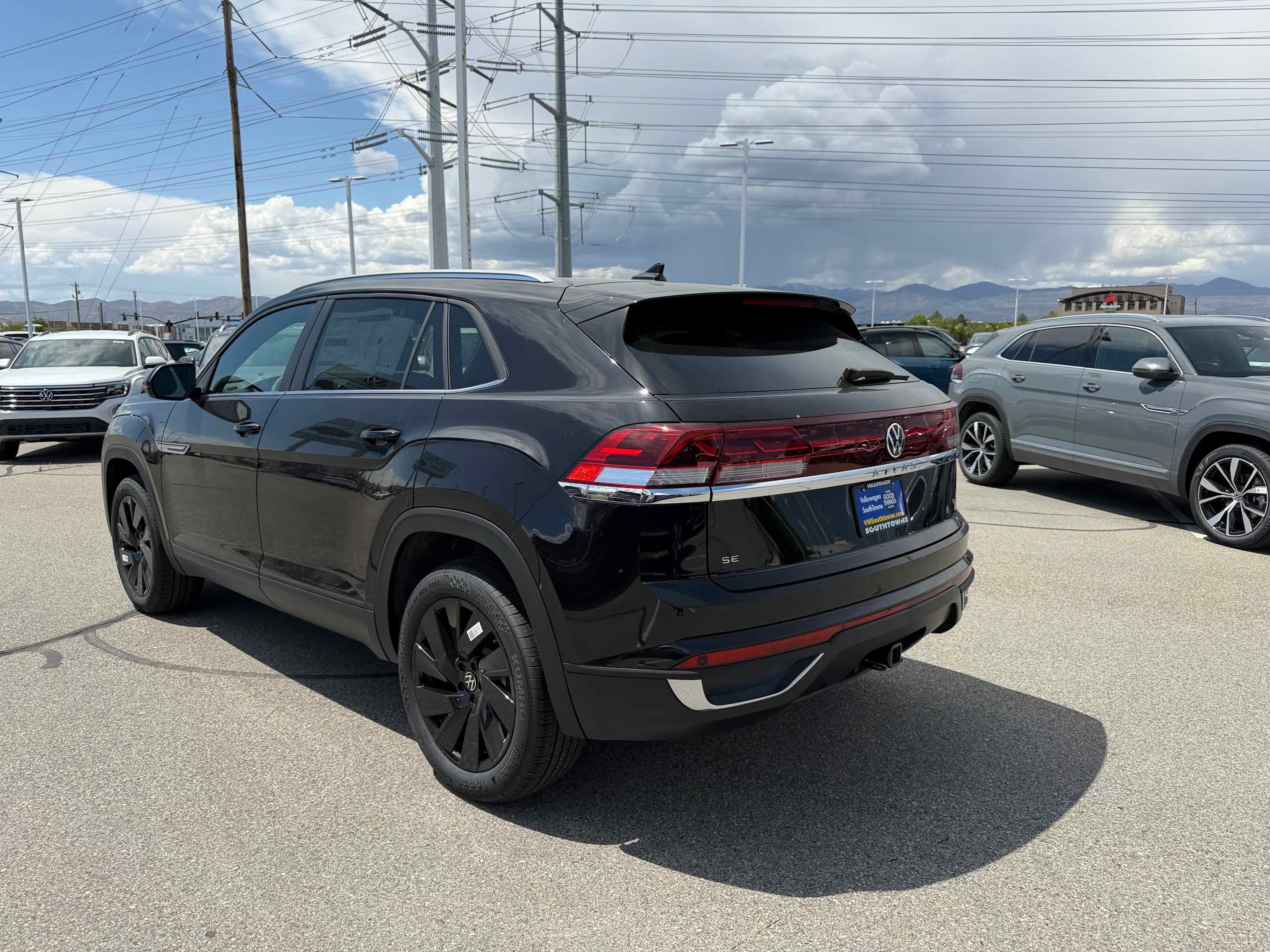 2026 Volkswagen Atlas Cross Sport 2.0T SE w/Technology