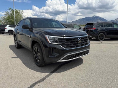 2026 Volkswagen Atlas Cross Sport 2.0T SE w/Technology