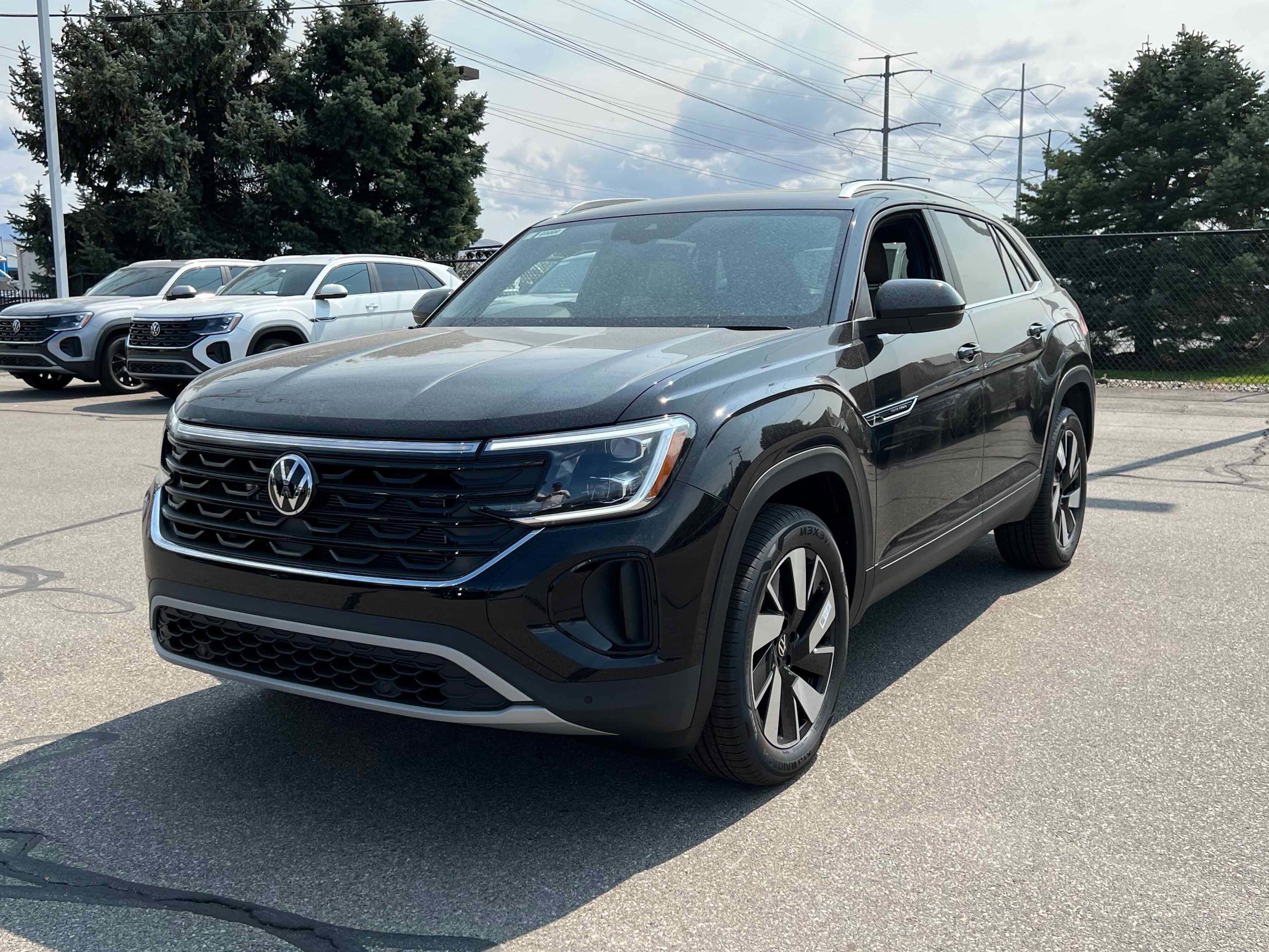 2026 Volkswagen Atlas Cross Sport 2.0T SE w/Technology