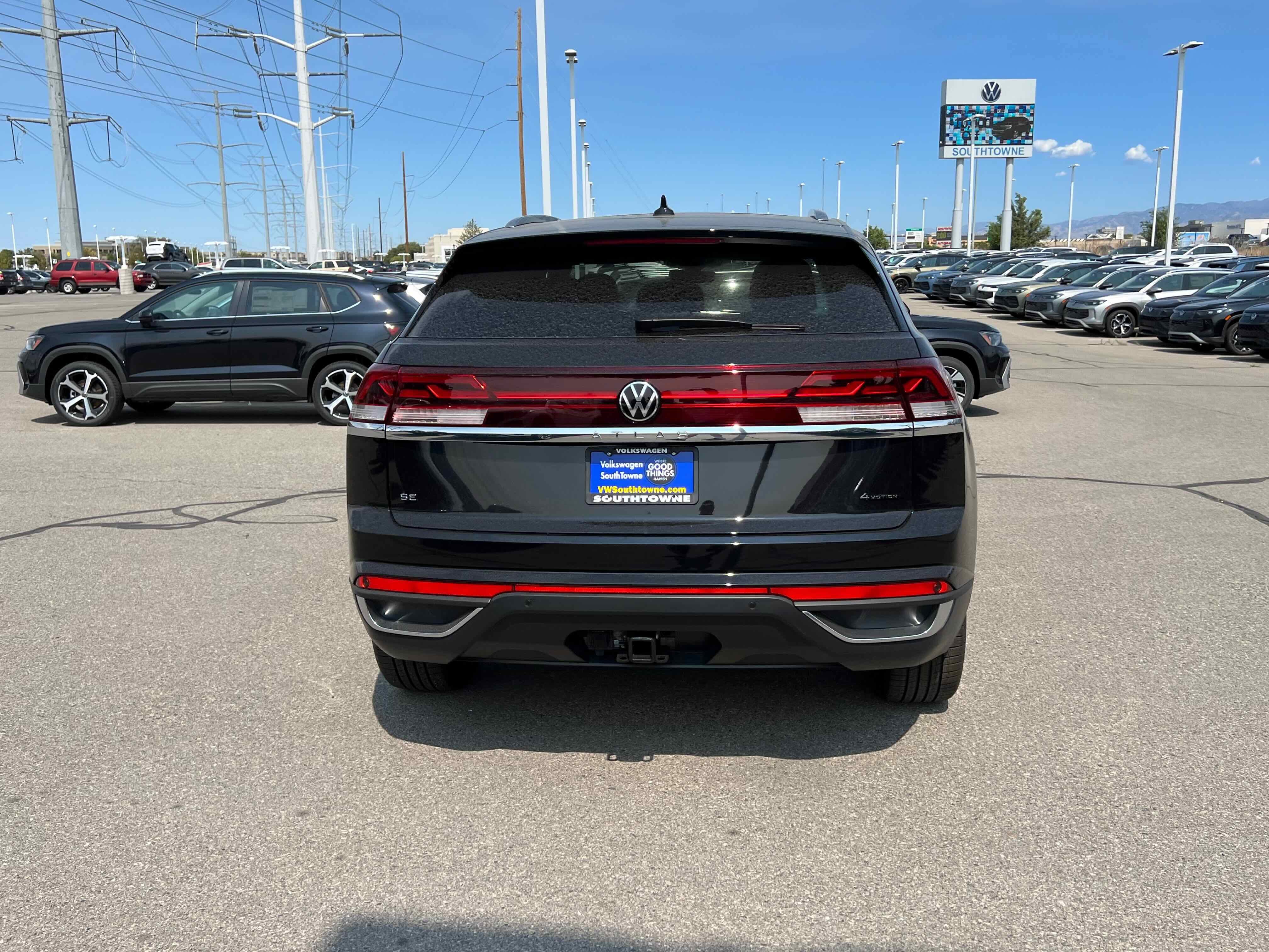 2026 Volkswagen Atlas Cross Sport 2.0T SE w/Technology