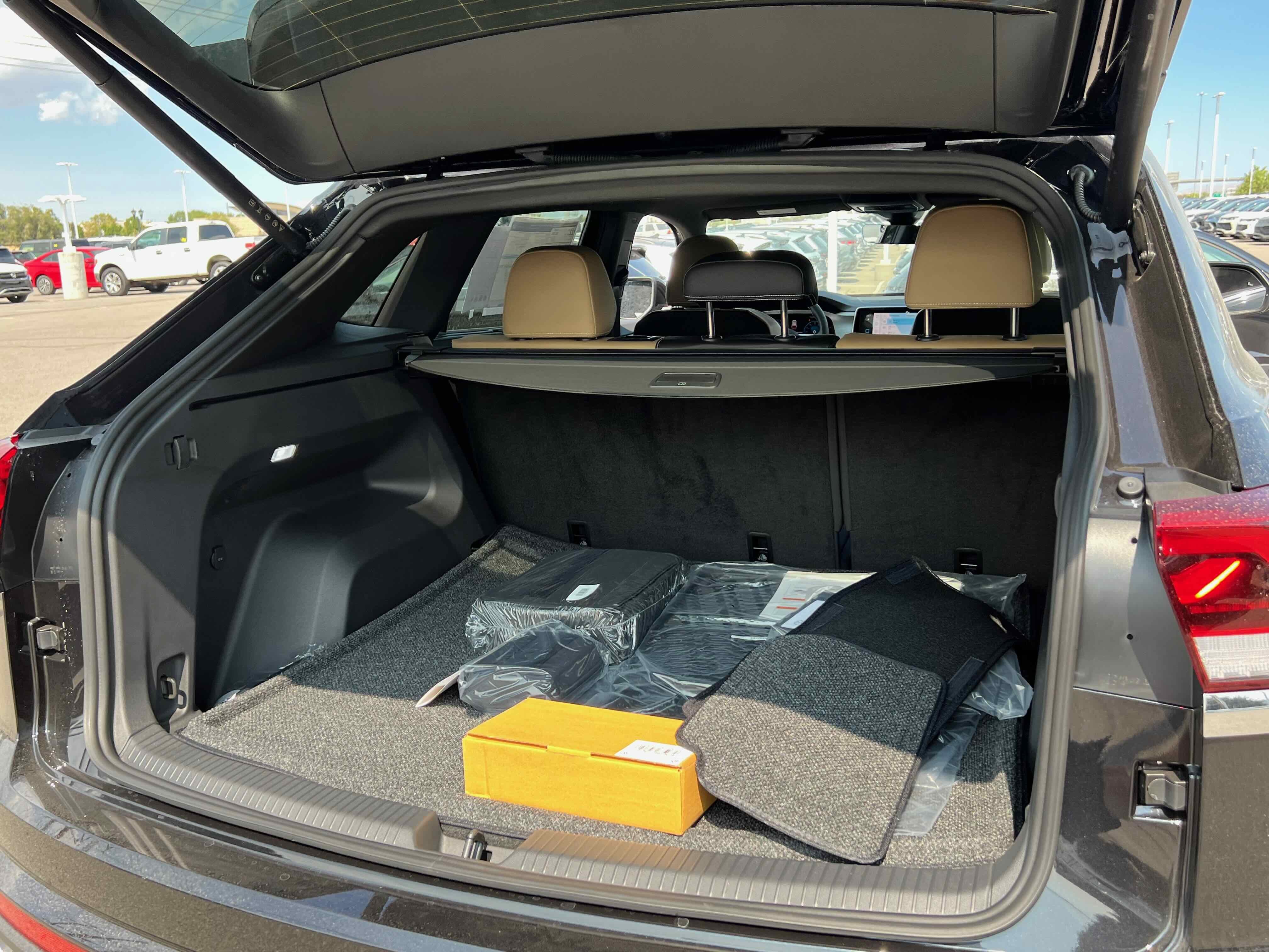 2026 Volkswagen Atlas Cross Sport 2.0T SE w/Technology