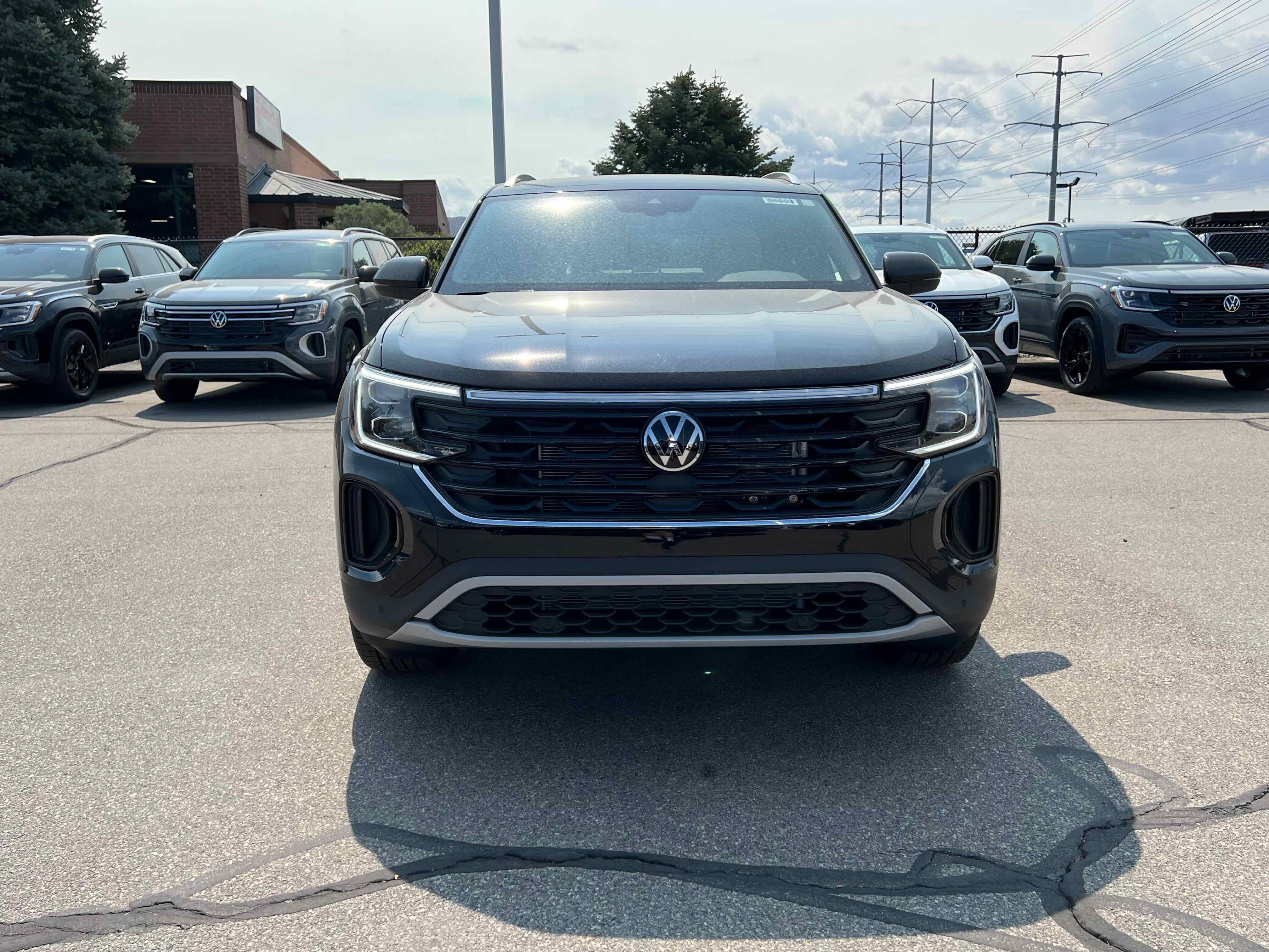 2026 Volkswagen Atlas Cross Sport 2.0T SE w/Technology