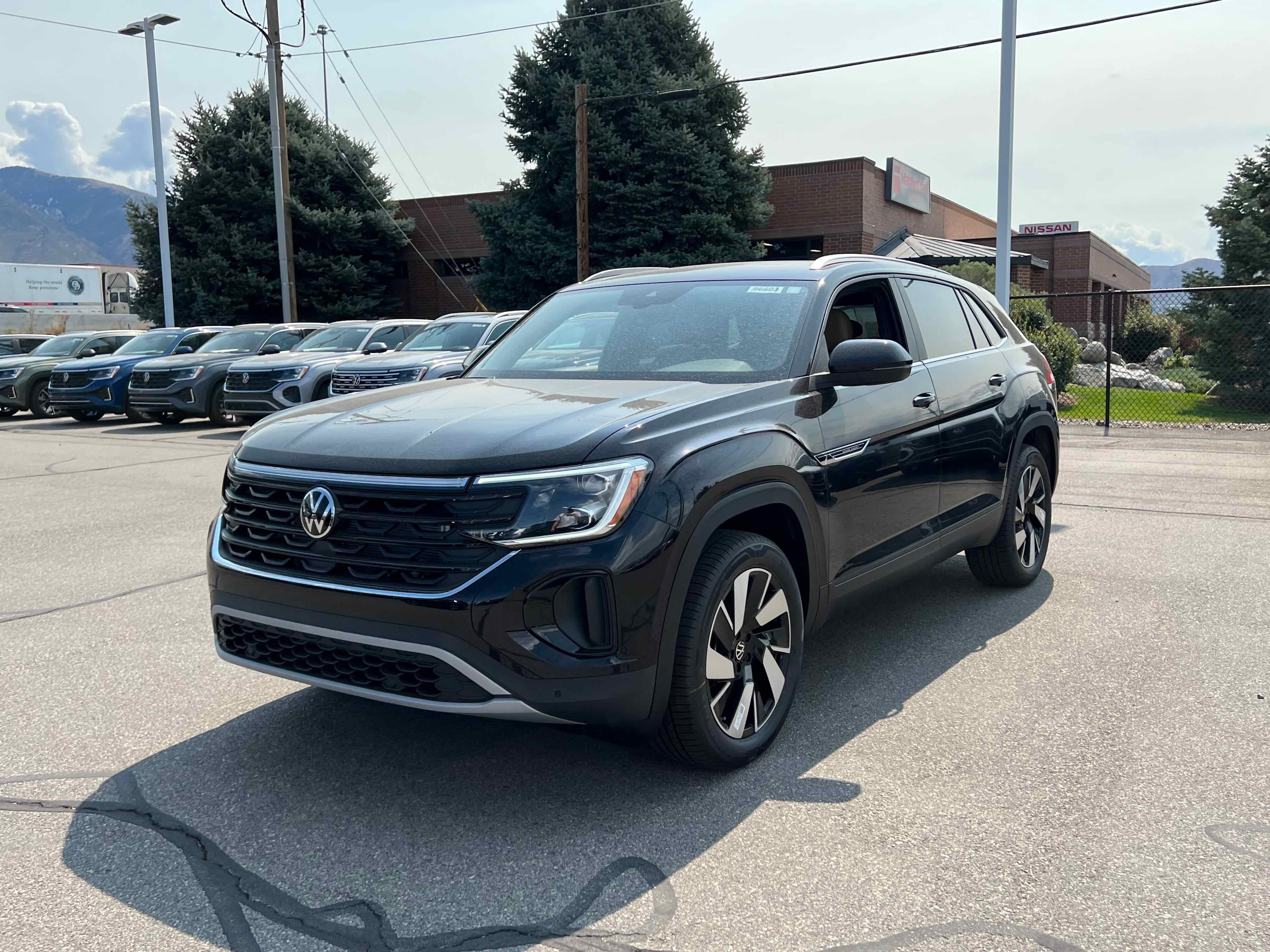 2026 Volkswagen Atlas Cross Sport 2.0T SE w/Technology