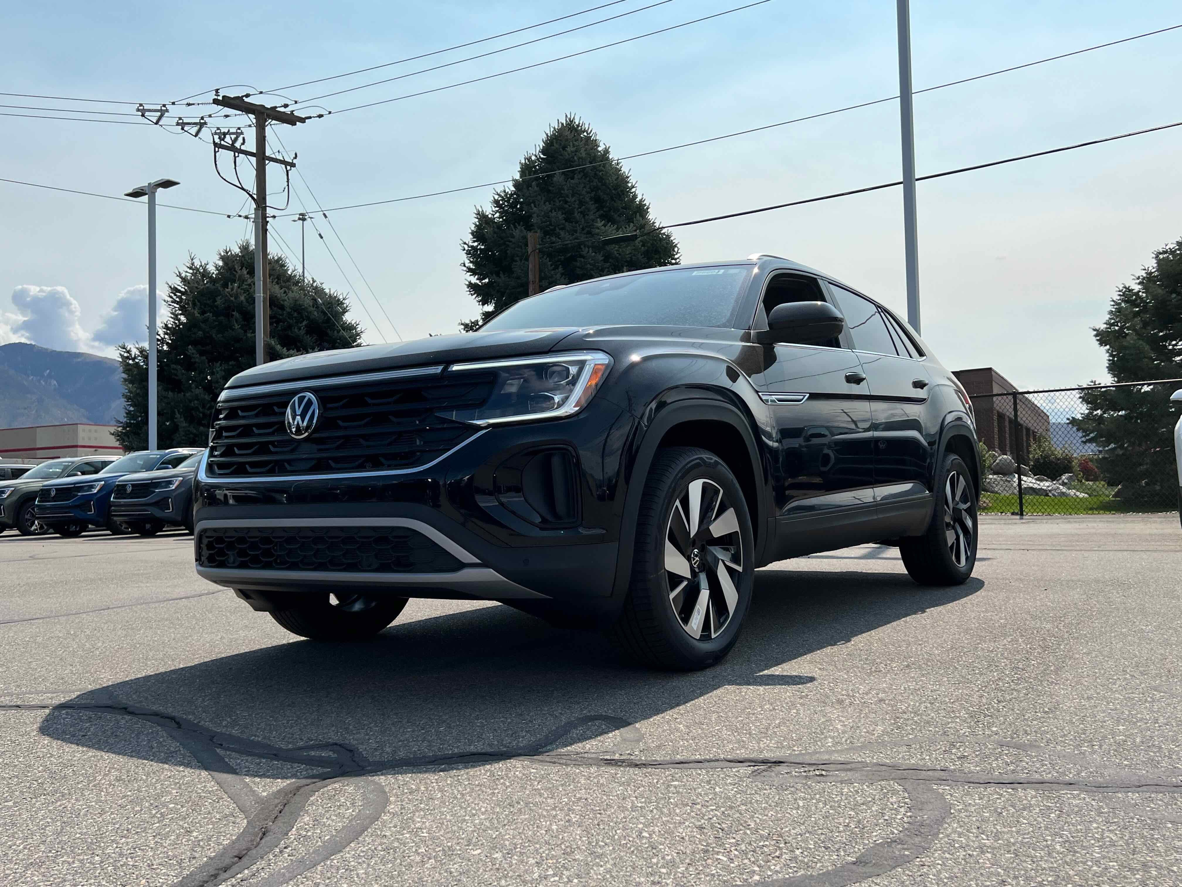 2026 Volkswagen Atlas Cross Sport 2.0T SE w/Technology