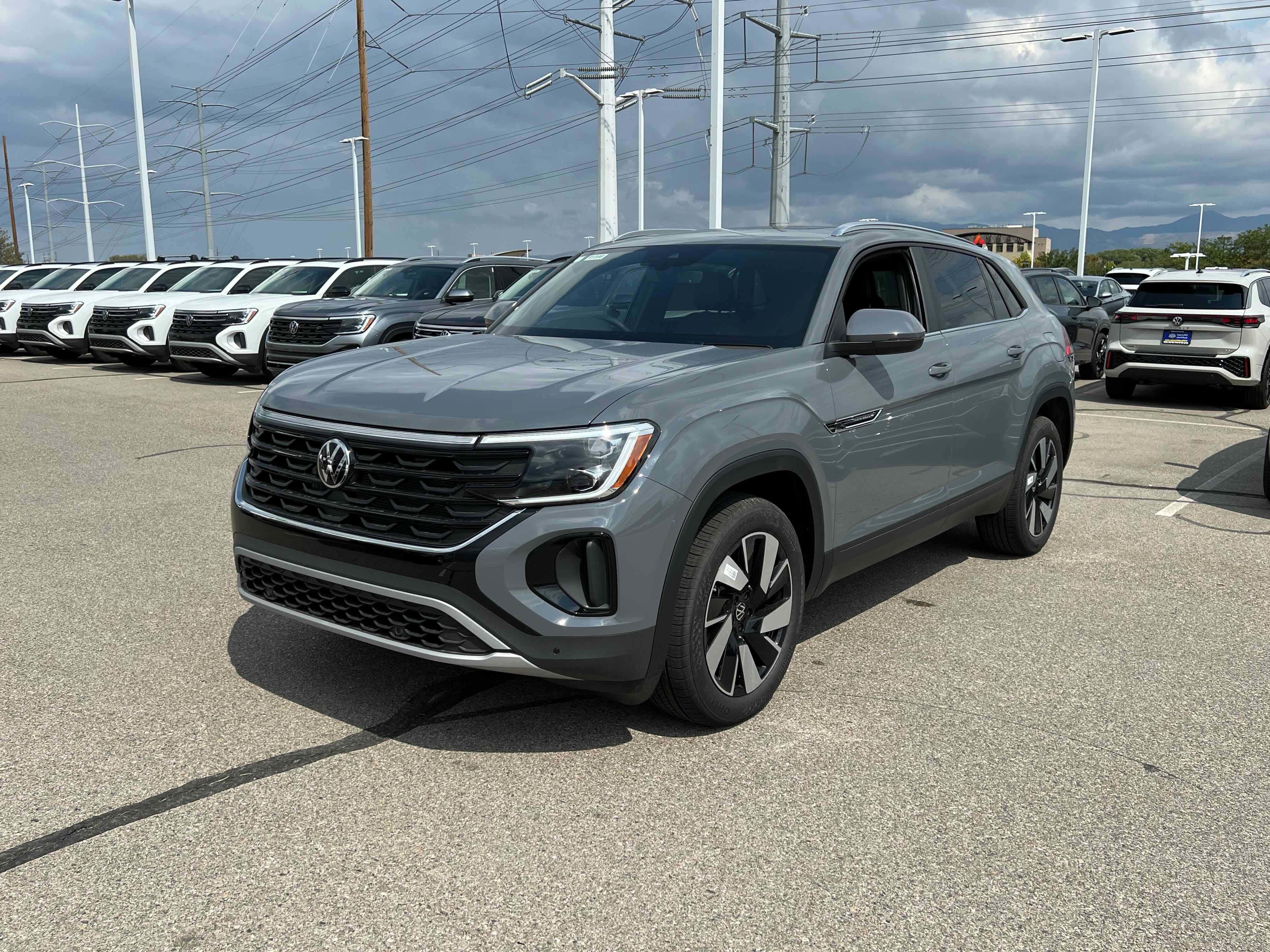 2026 Volkswagen Atlas Cross Sport 2.0T SE w/Technology