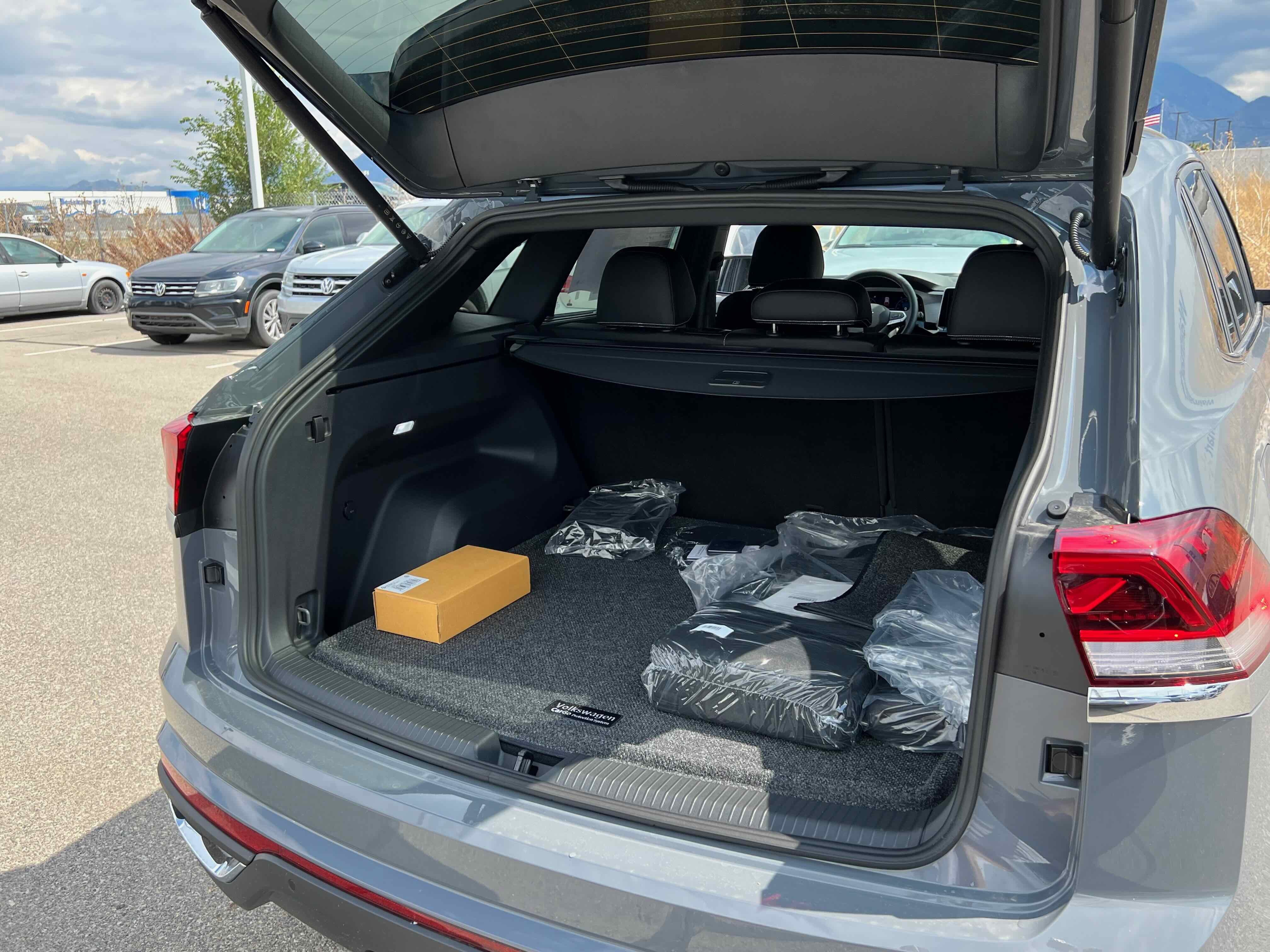 2026 Volkswagen Atlas Cross Sport 2.0T SE w/Technology