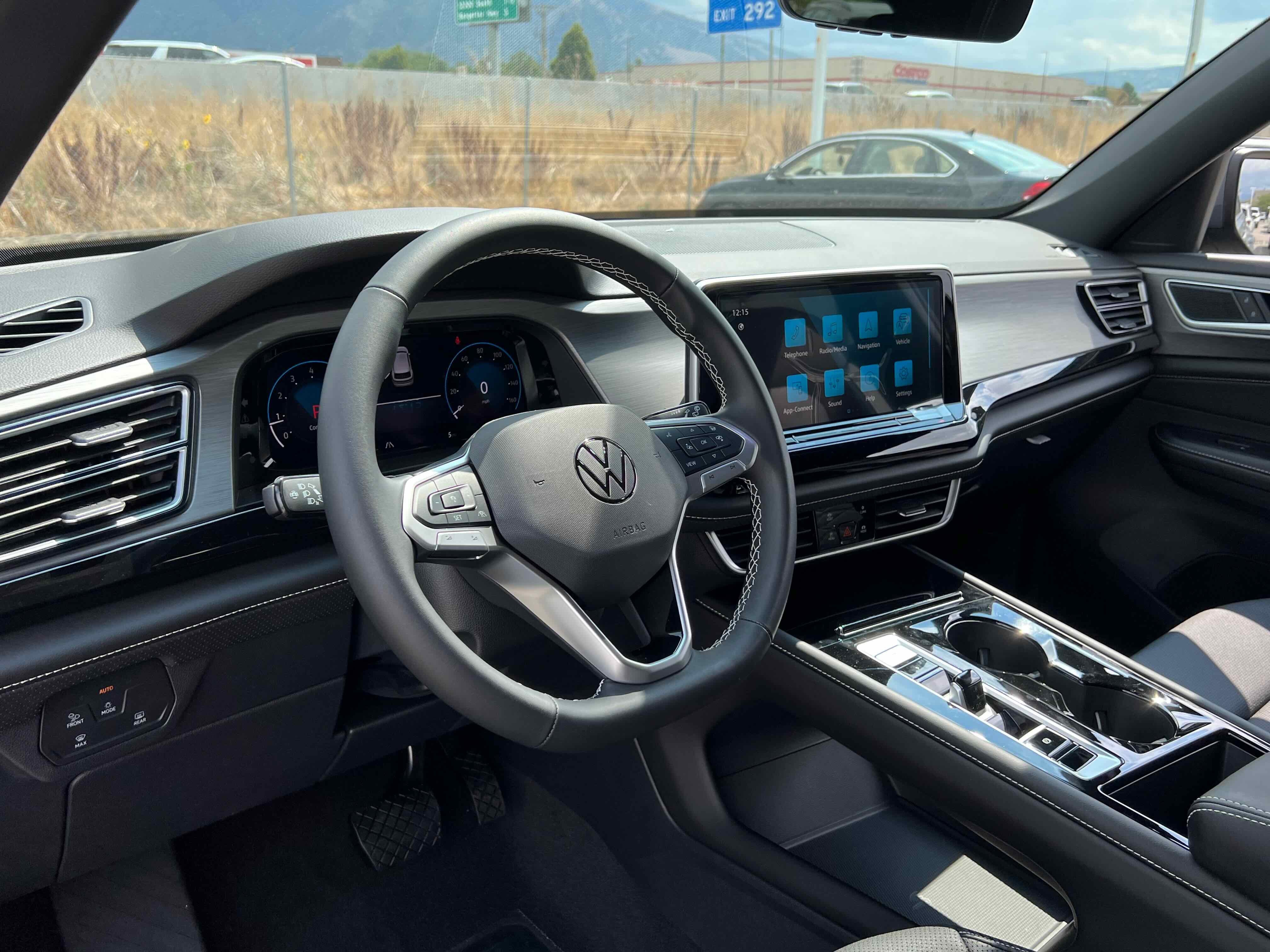 2026 Volkswagen Atlas Cross Sport 2.0T SE w/Technology