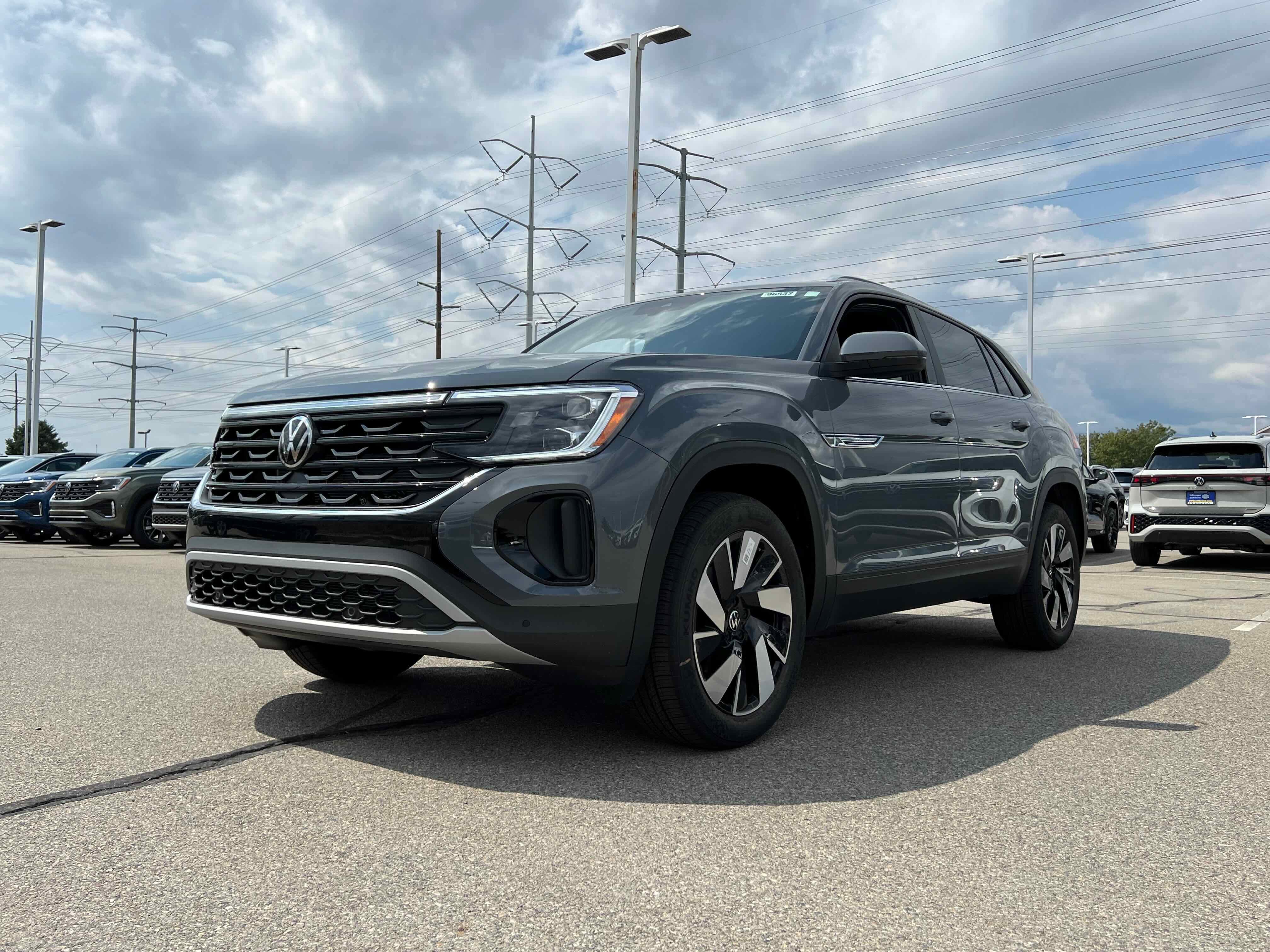 2026 Volkswagen Atlas Cross Sport 2.0T SE w/Technology