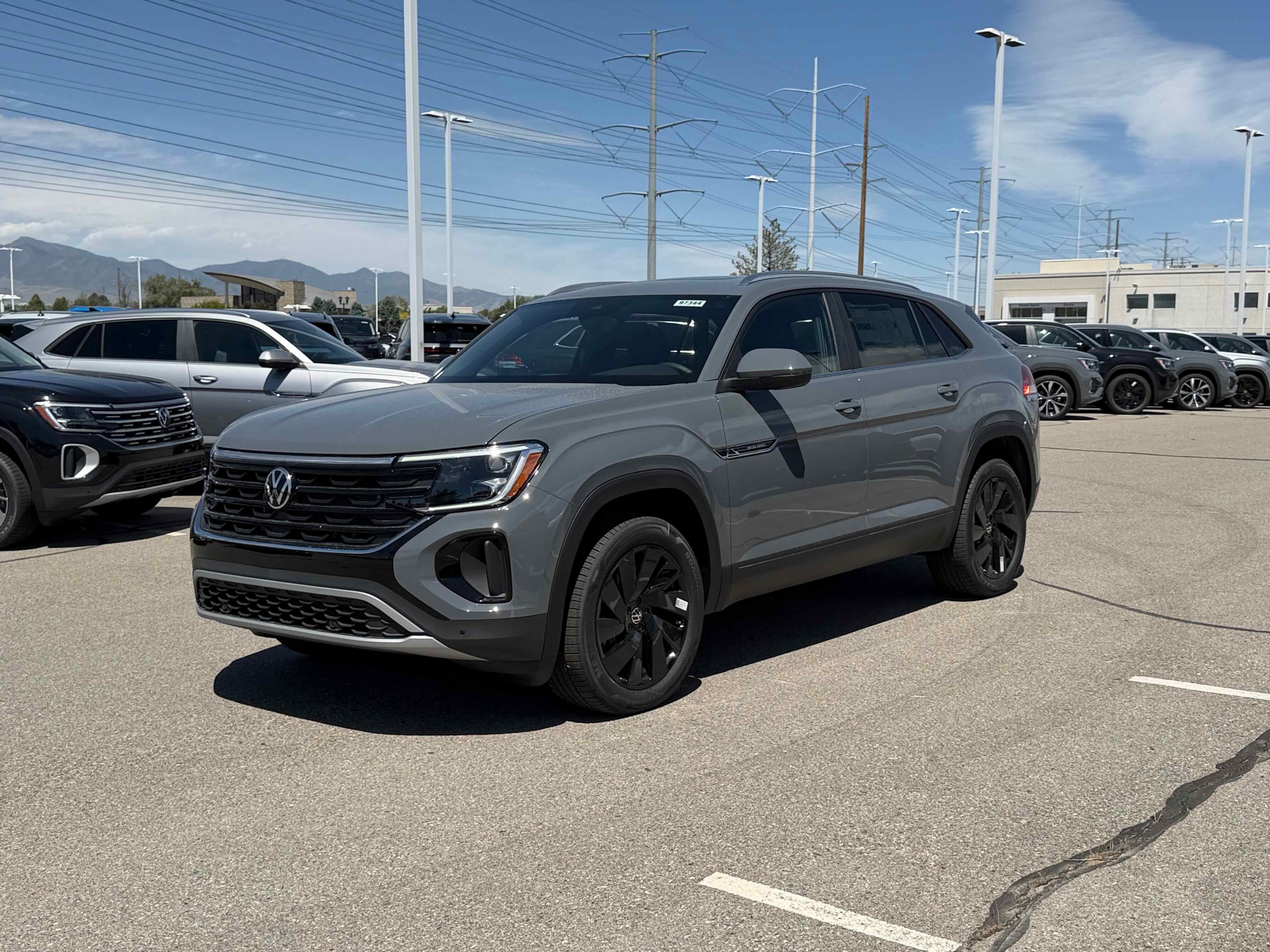 2026 Volkswagen Atlas Cross Sport 2.0T SE w/Tech 4MOTION's photo