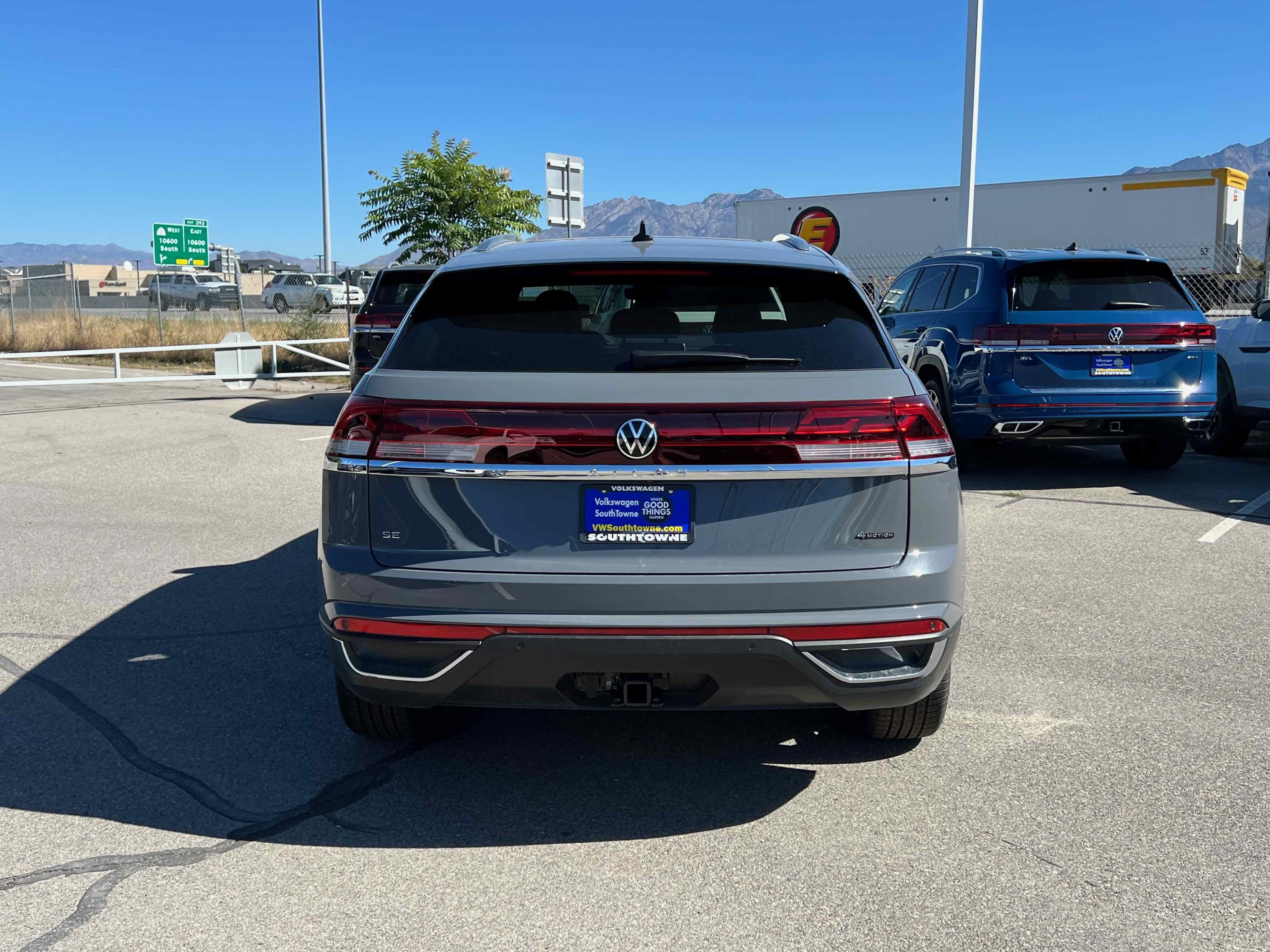 2026 Volkswagen Atlas Cross Sport 2.0T SE w/Technology