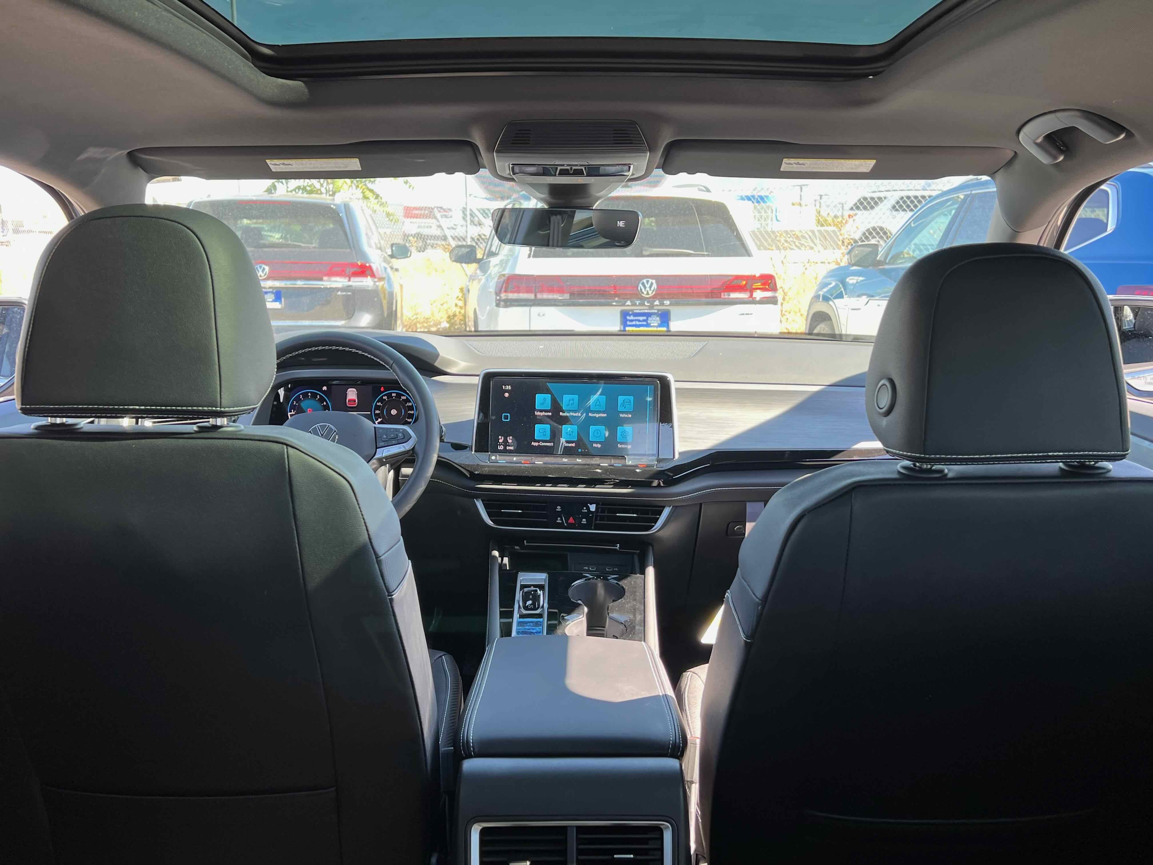 2026 Volkswagen Atlas Cross Sport 2.0T SE w/Technology