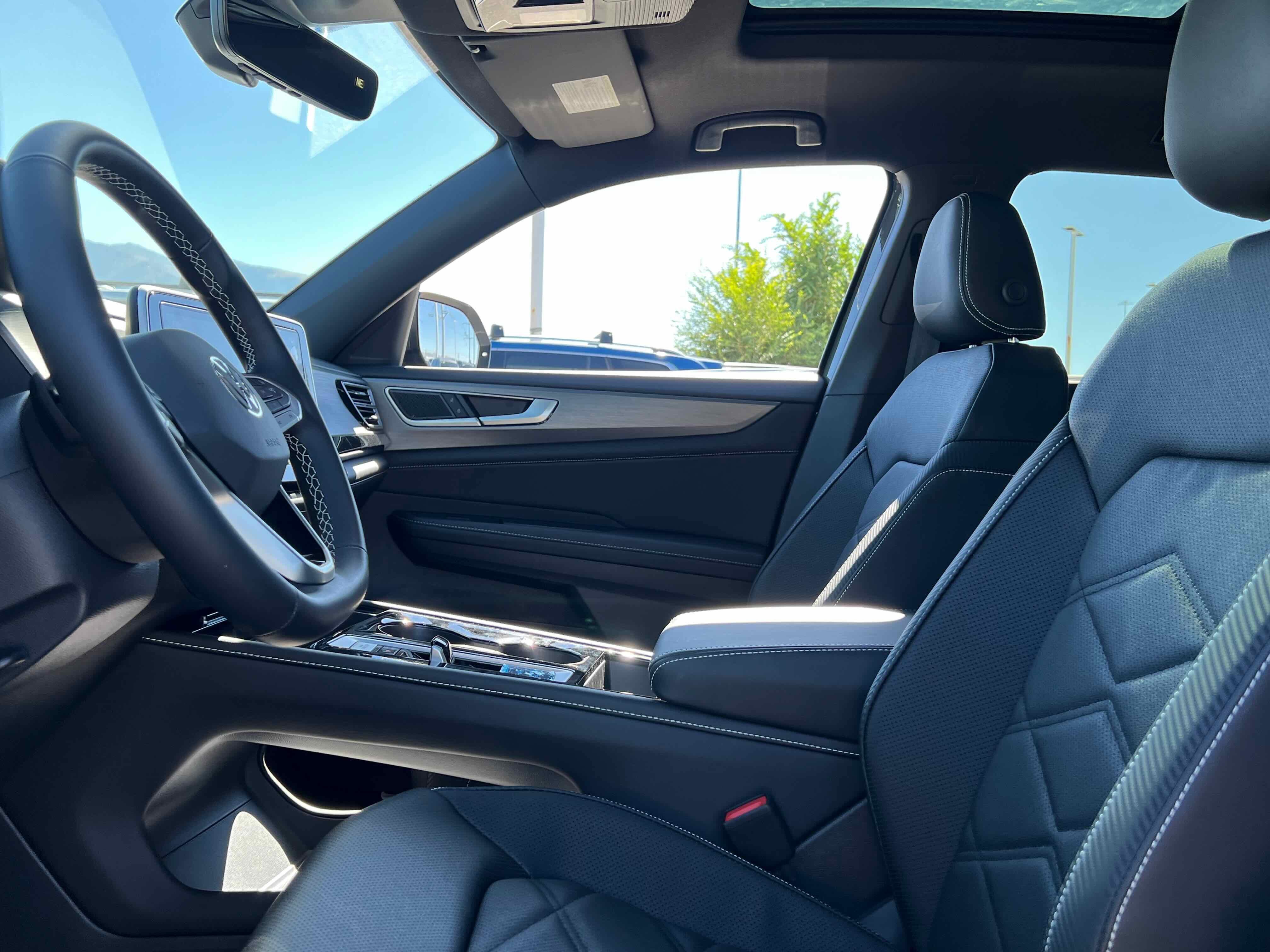 2026 Volkswagen Atlas Cross Sport 2.0T SE w/Technology