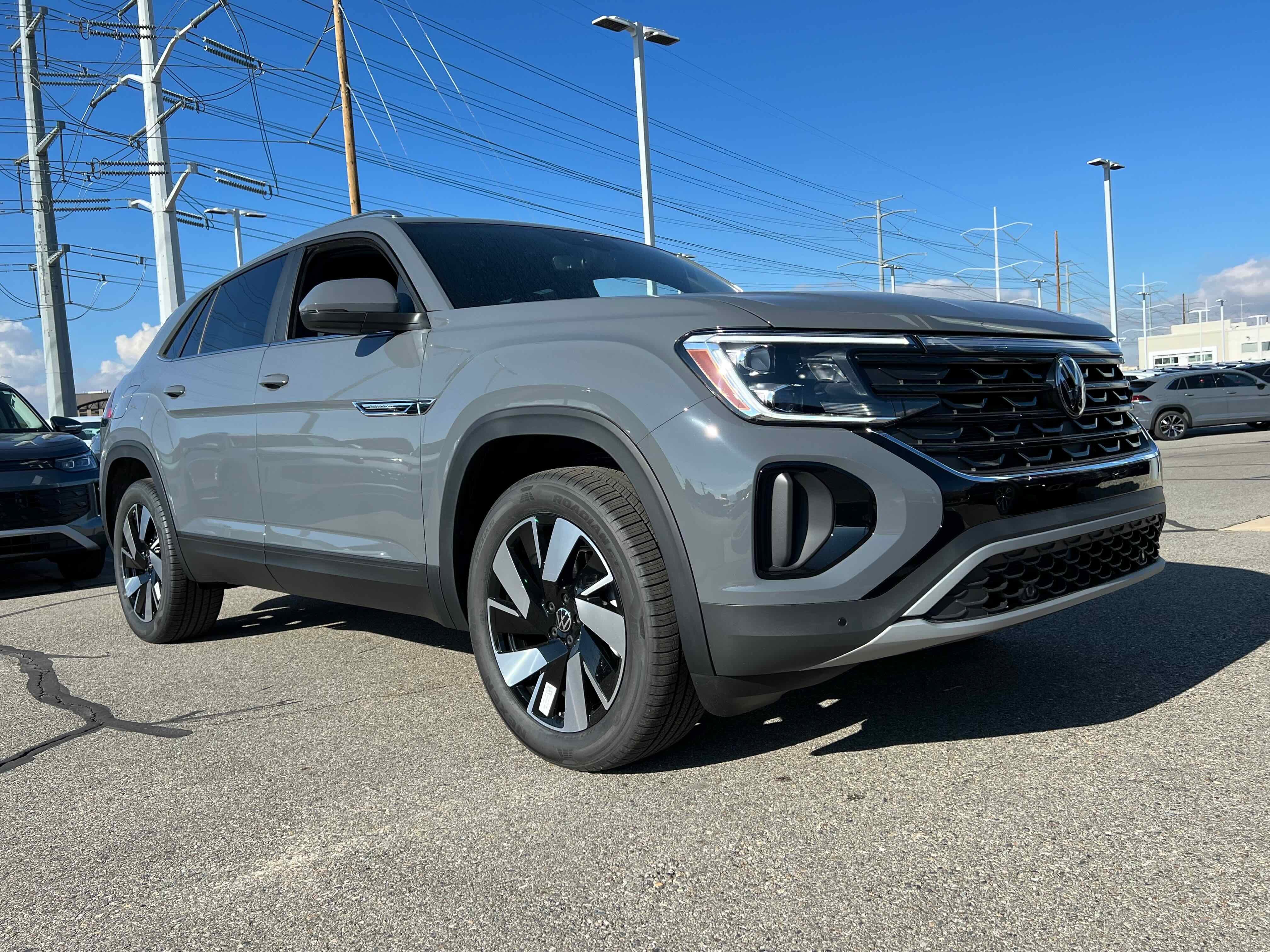 2026 Volkswagen Atlas Cross Sport 2.0T SE w/Technology