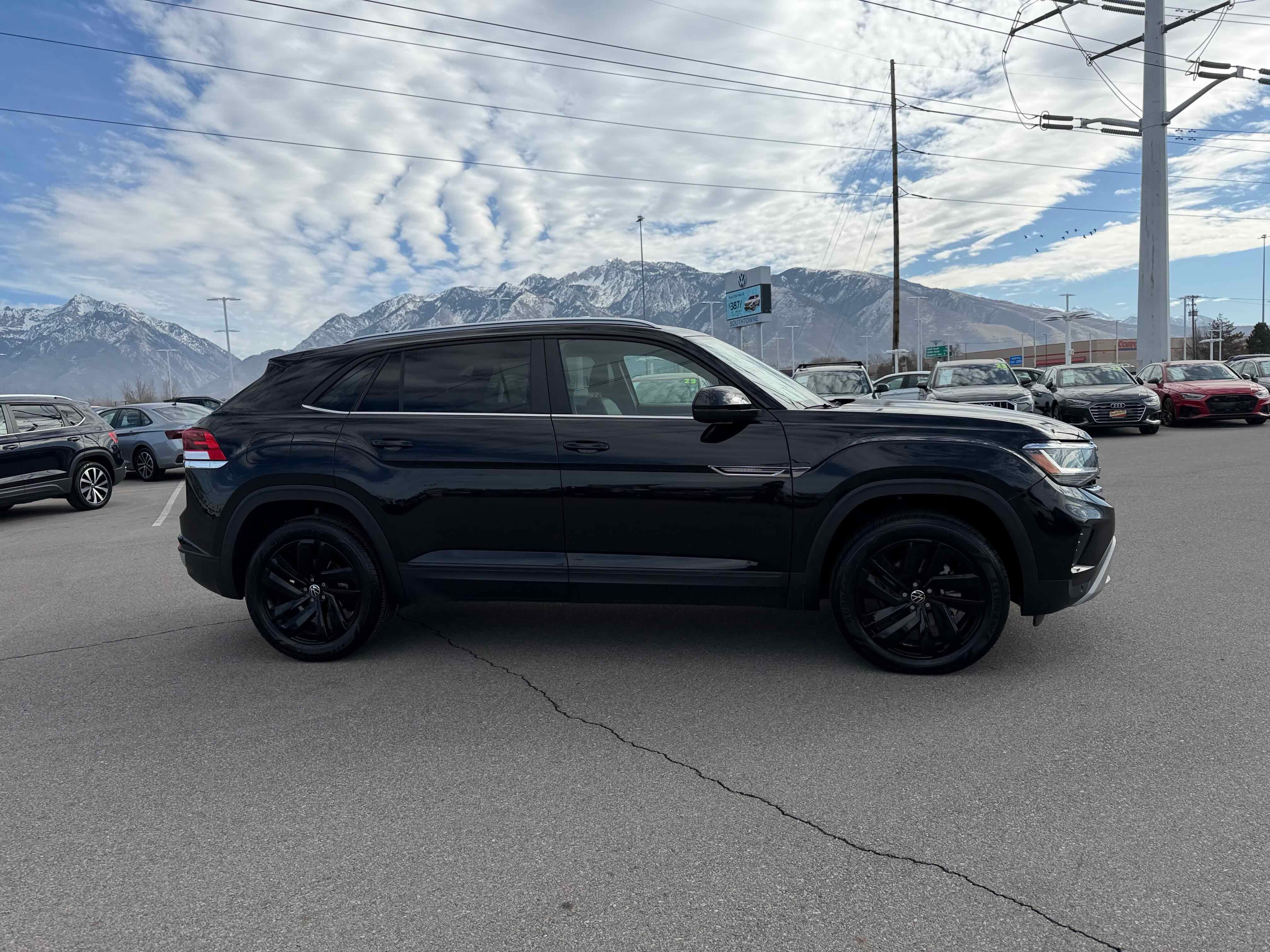 2022 Volkswagen Atlas Cross Sport 3.6L V6 SE w/Technology