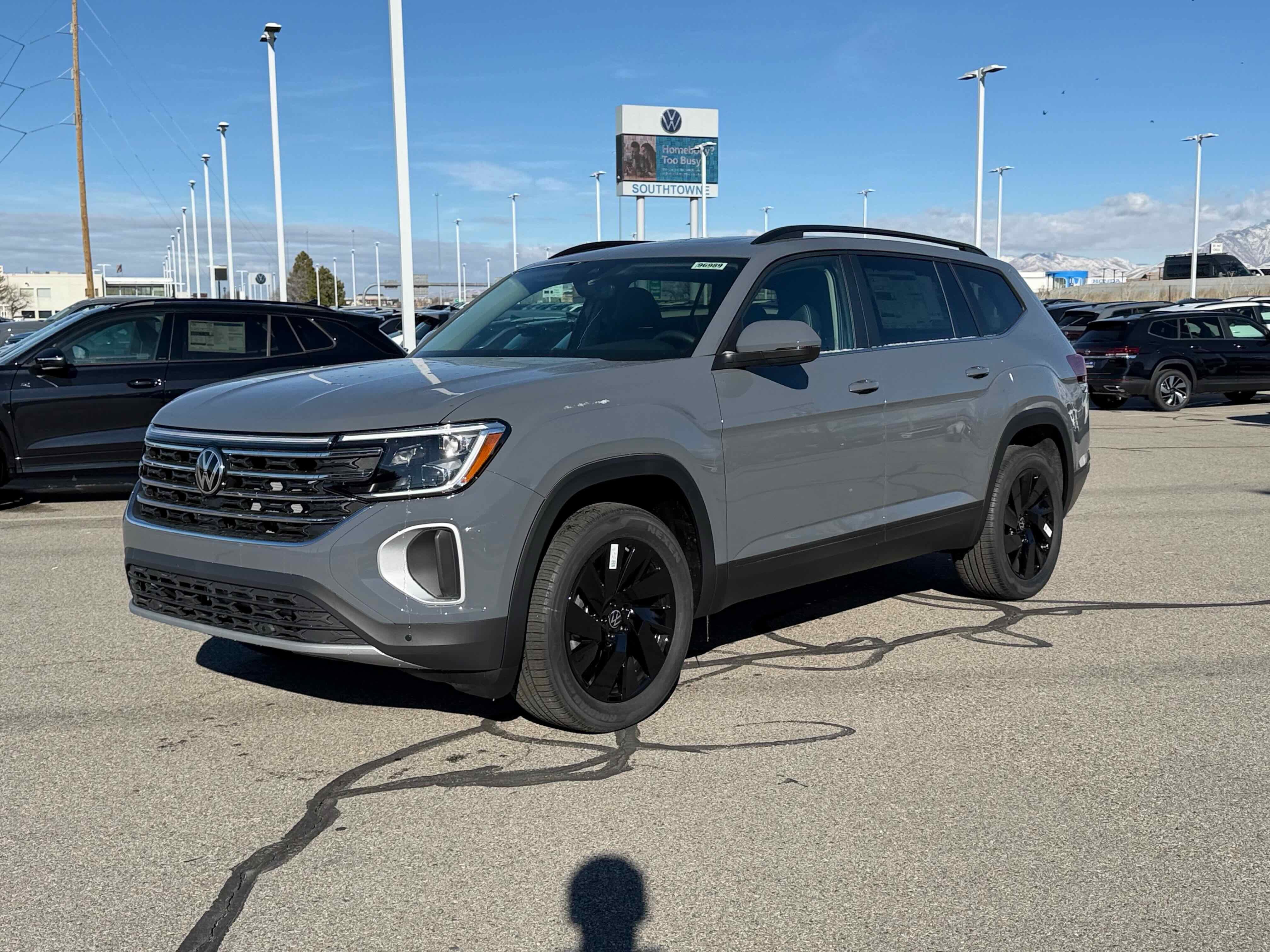 2026 Volkswagen Atlas 2.0T SE w/Technology