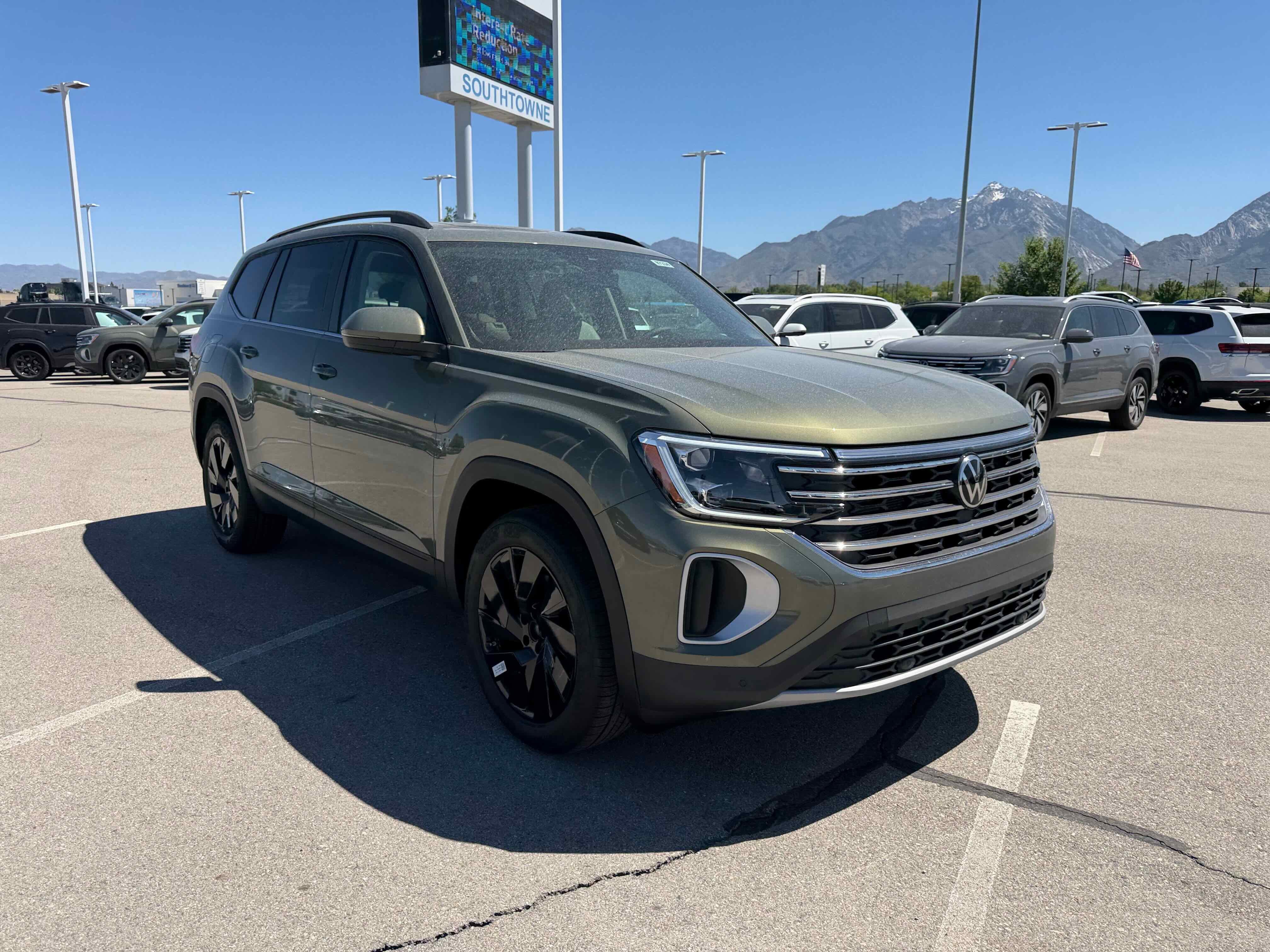 2026 Volkswagen Atlas 2.0T SE w/Technology