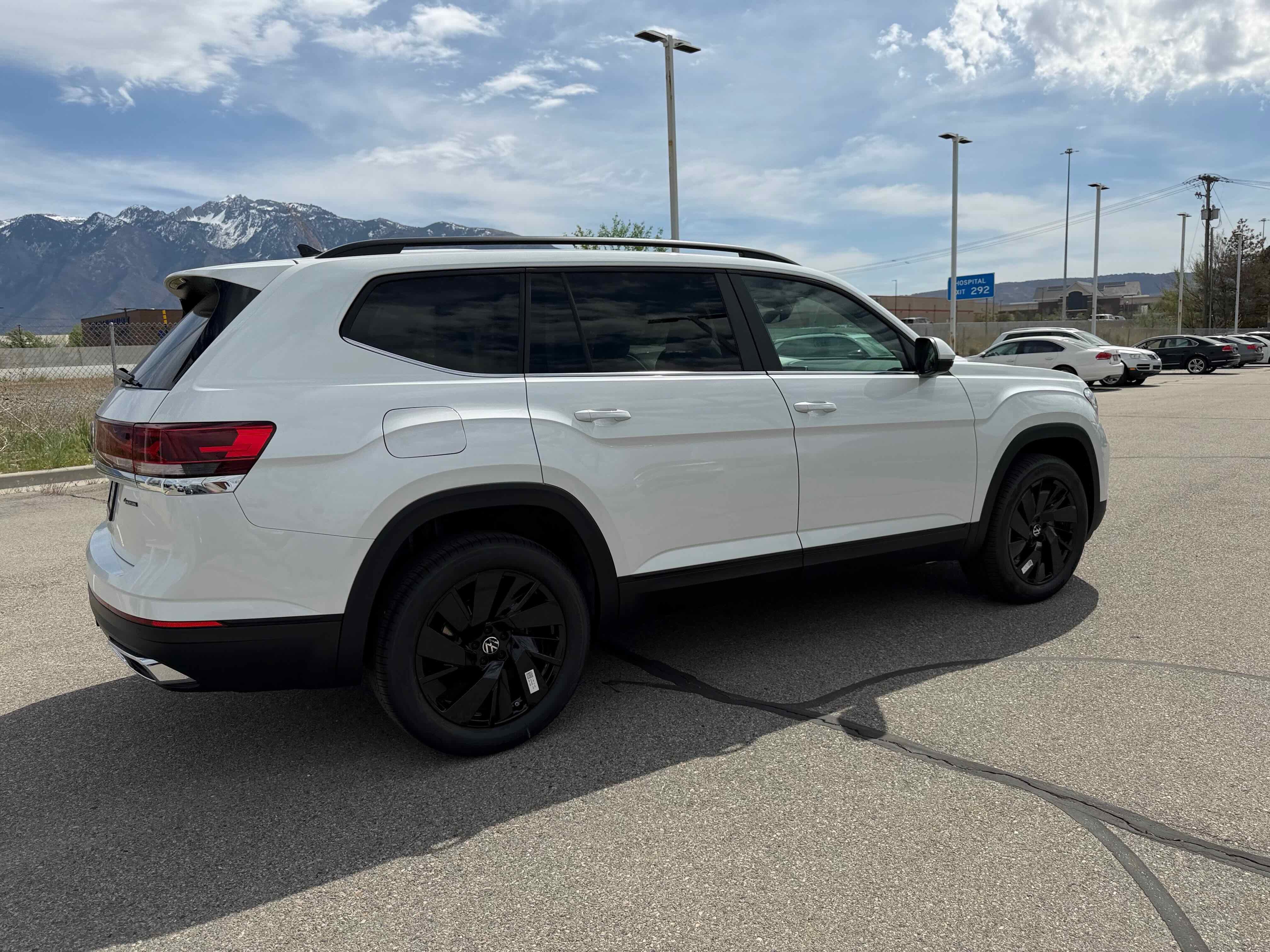 2026 Volkswagen Atlas 2.0T SE w/Technology