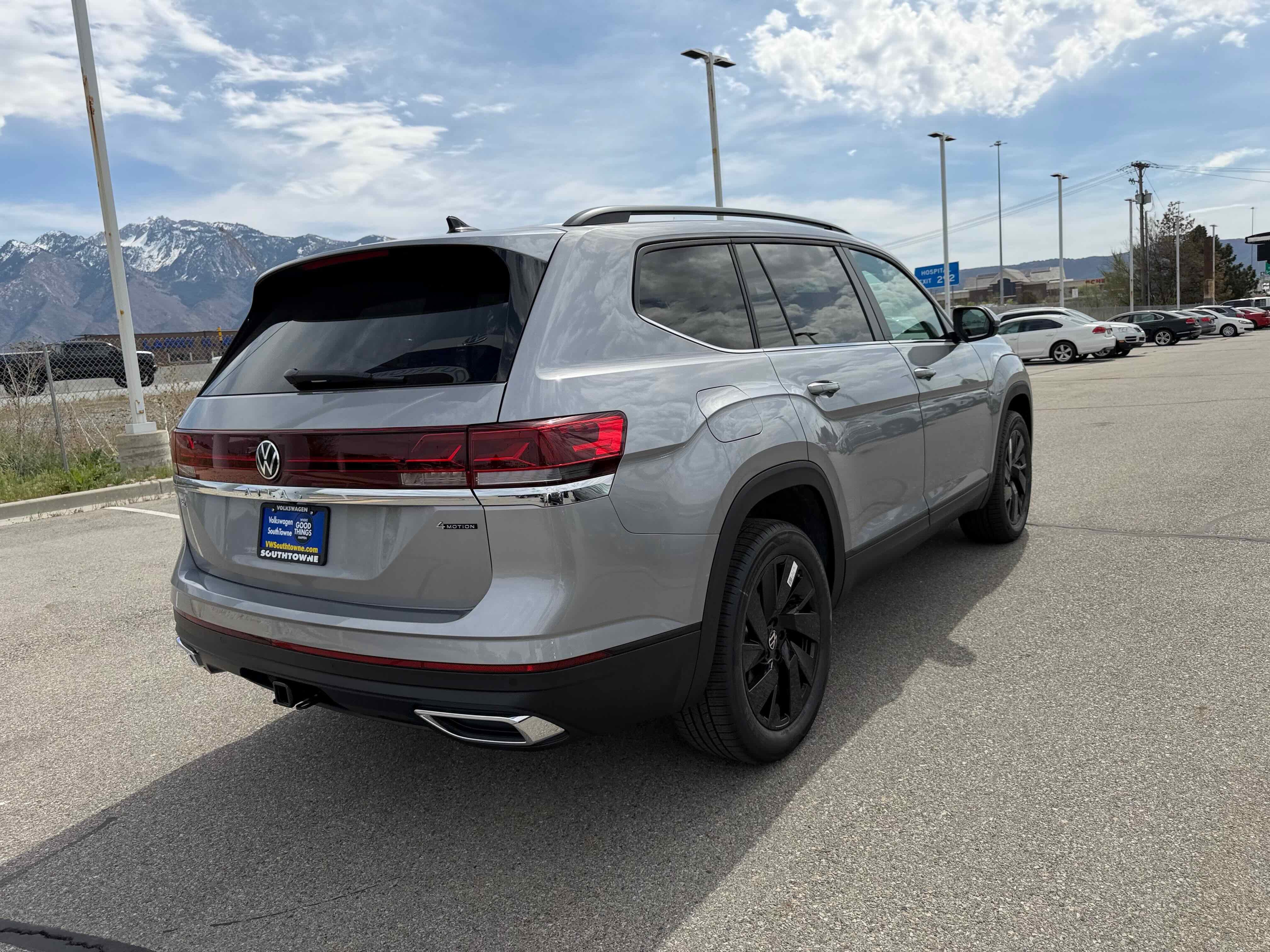 2026 Volkswagen Atlas 2.0T SE w/Technology