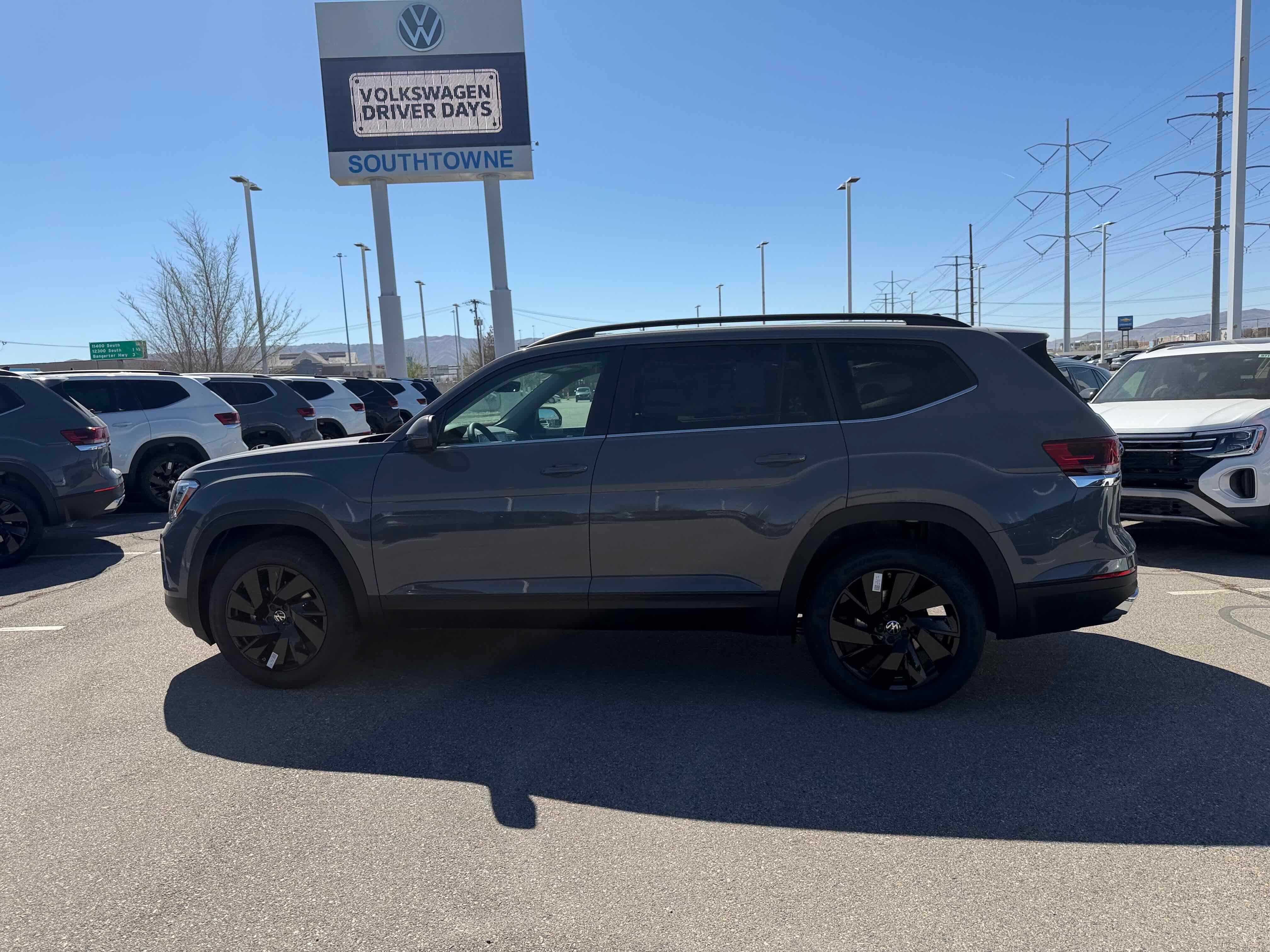 2026 Volkswagen Atlas 2.0T SE w/Technology