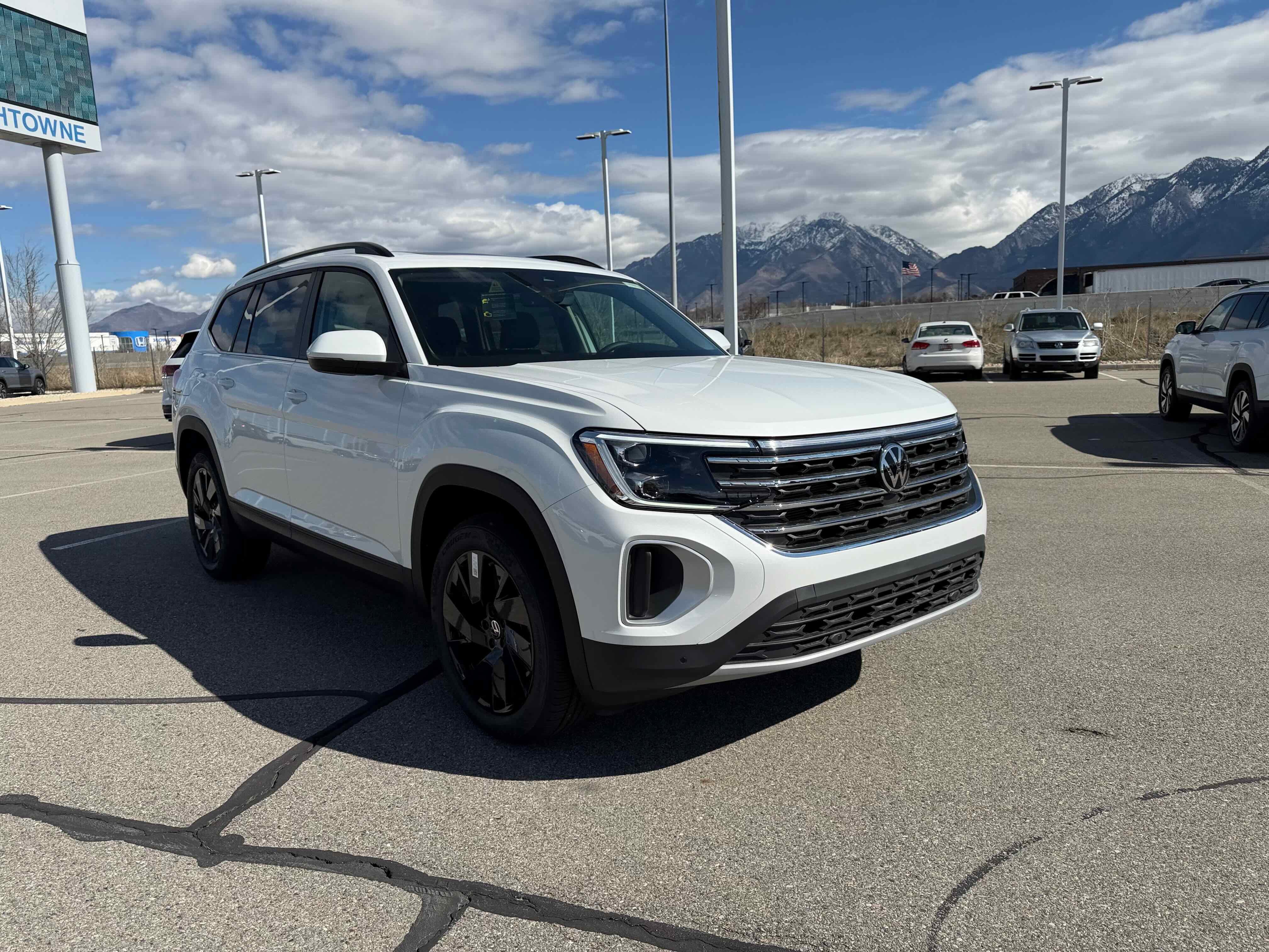2026 Volkswagen Atlas 2.0T SE w/Technology