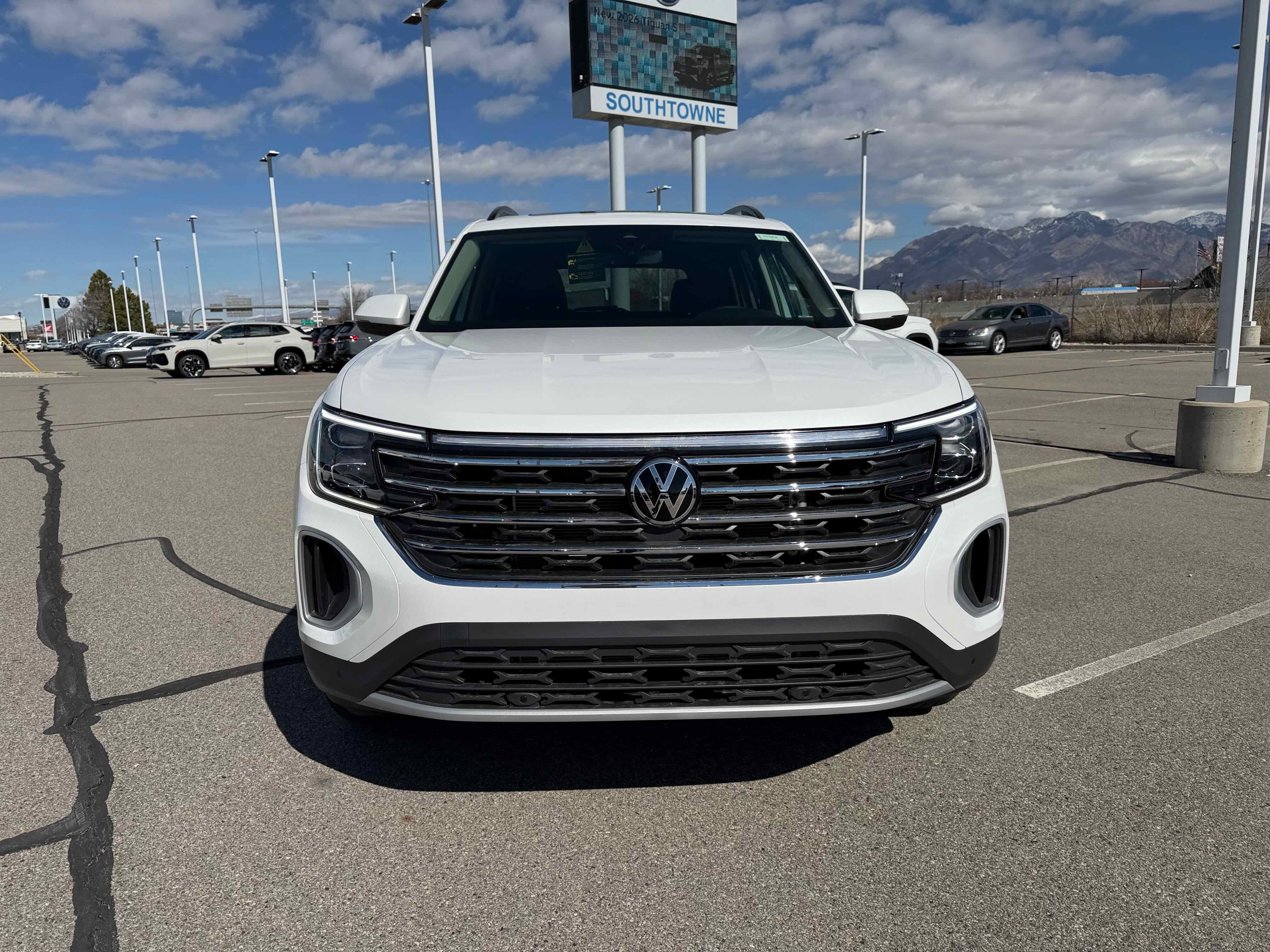 2026 Volkswagen Atlas 2.0T SE w/Technology