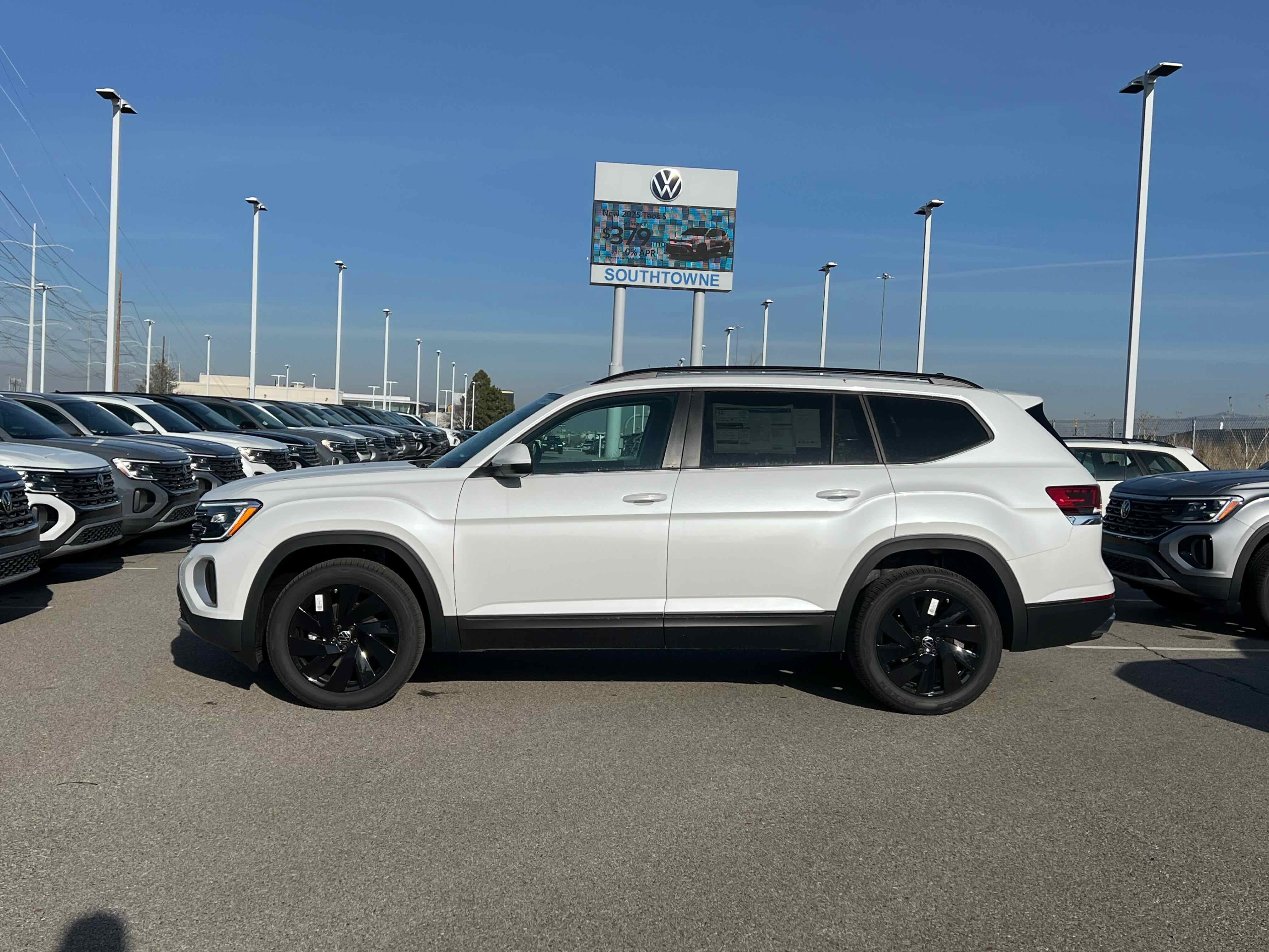 2026 Volkswagen Atlas 2.0T SE w/Technology
