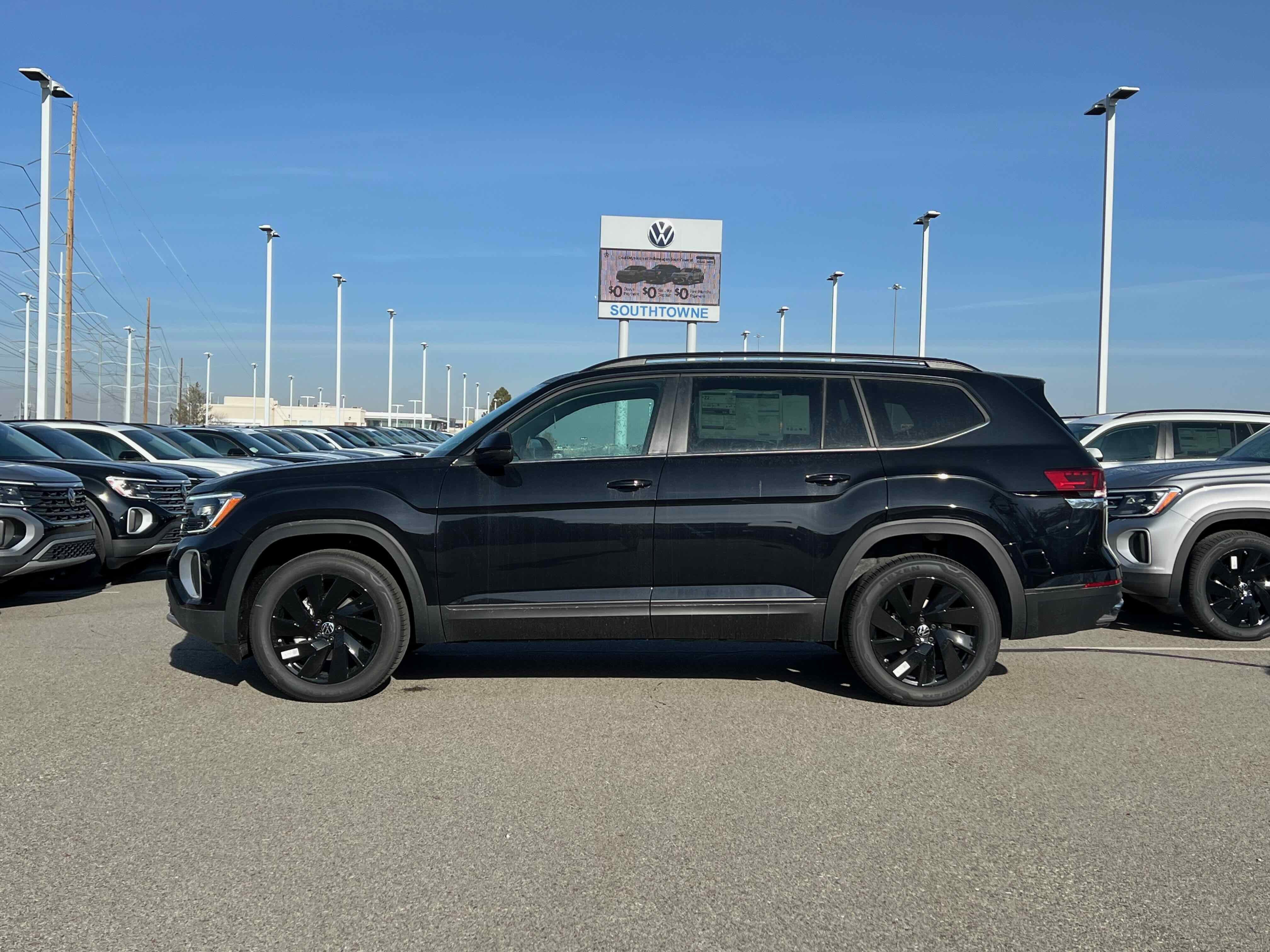 2026 Volkswagen Atlas 2.0T SE w/Technology