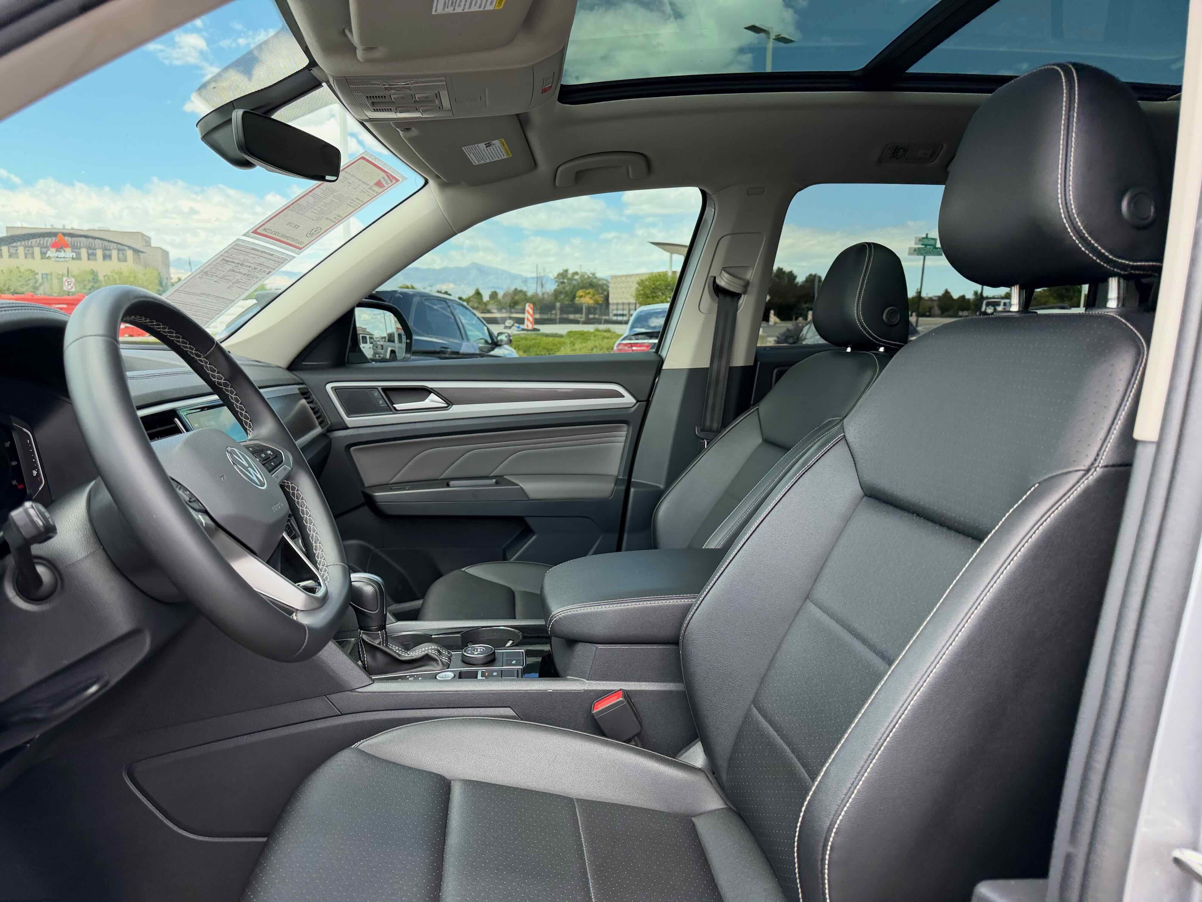 2023 Volkswagen Atlas 3.6L V6 SE w/Technology