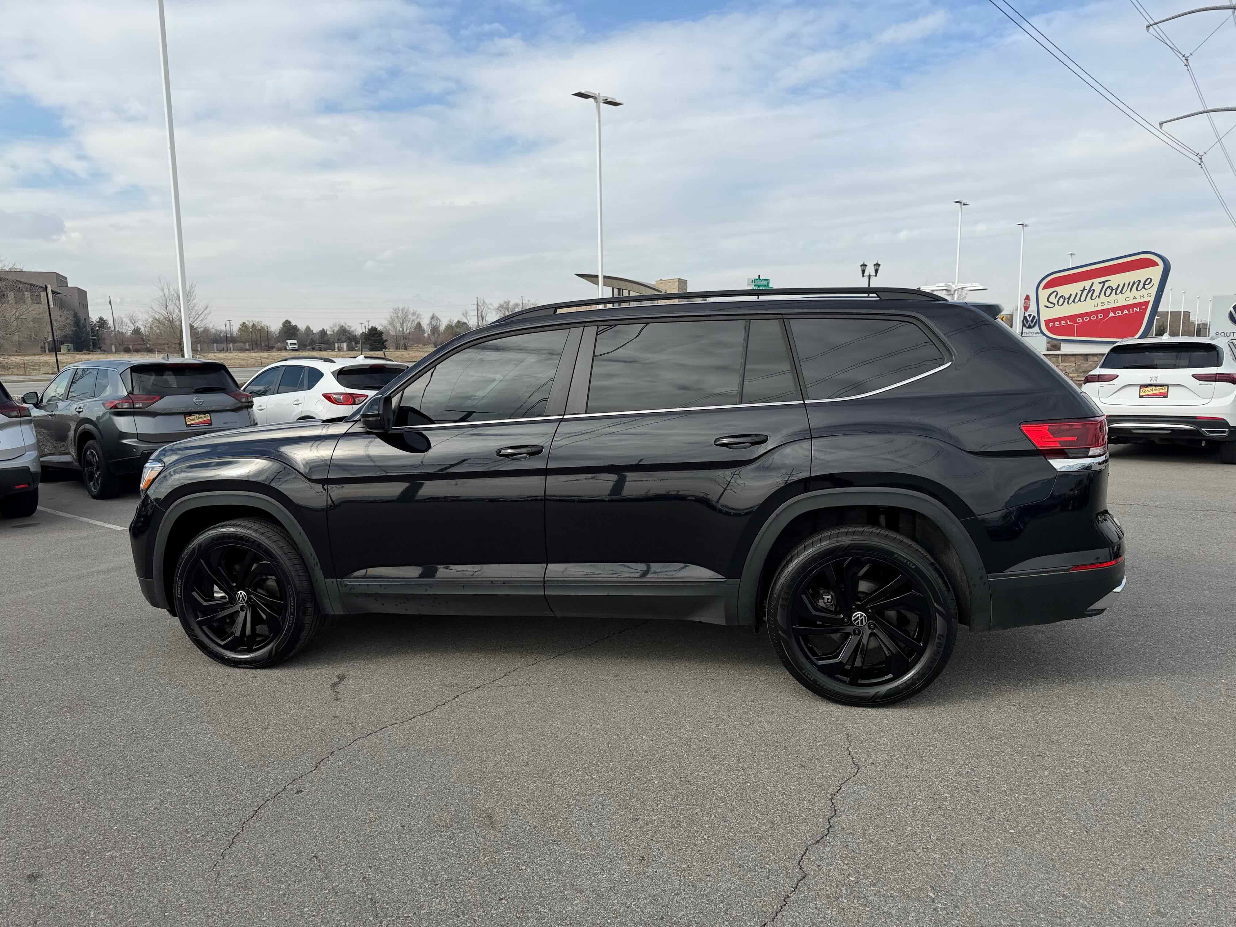 2023 Volkswagen Atlas 3.6L V6 SE w/Technology