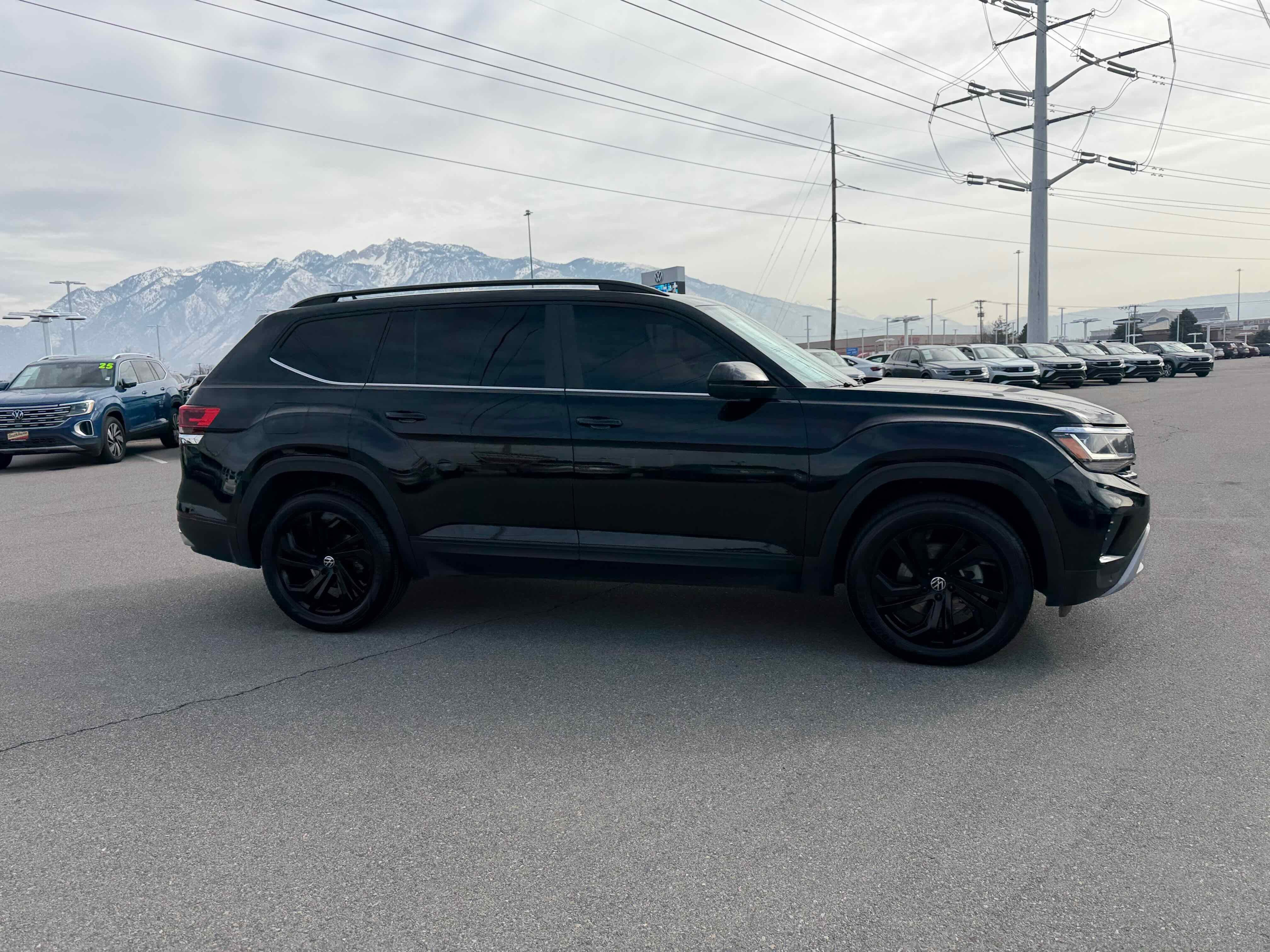 2023 Volkswagen Atlas 3.6L V6 SE w/Technology